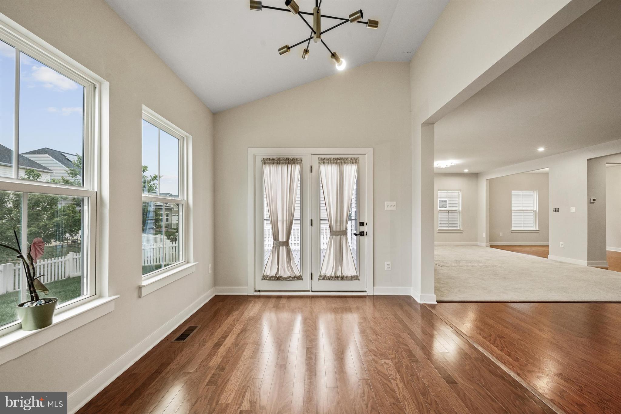 104 IRONWEED DR