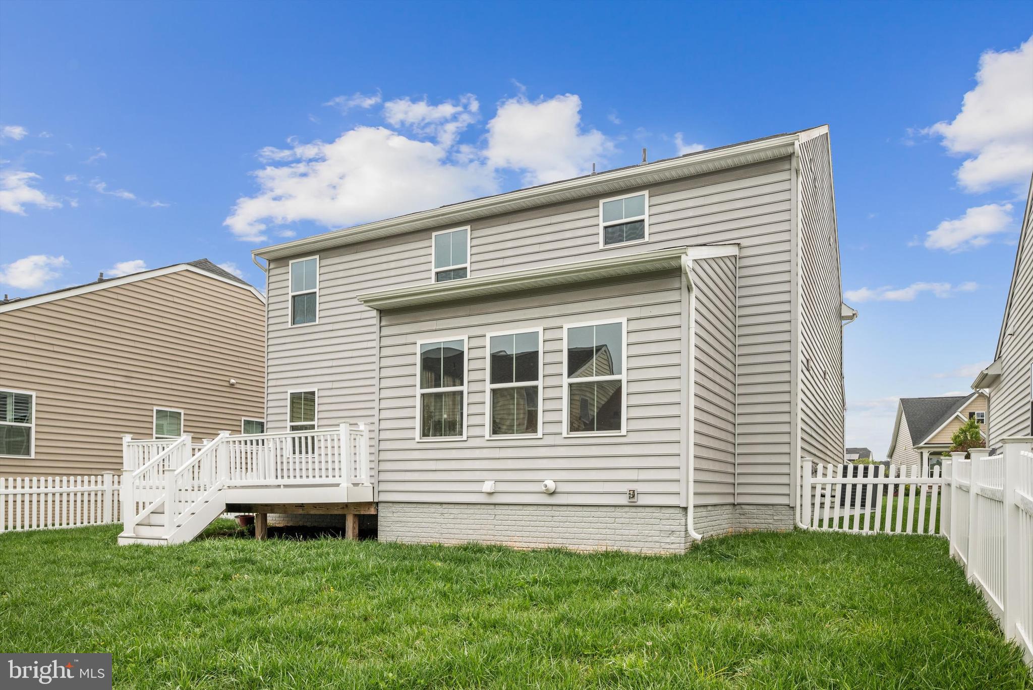 104 IRONWEED DR