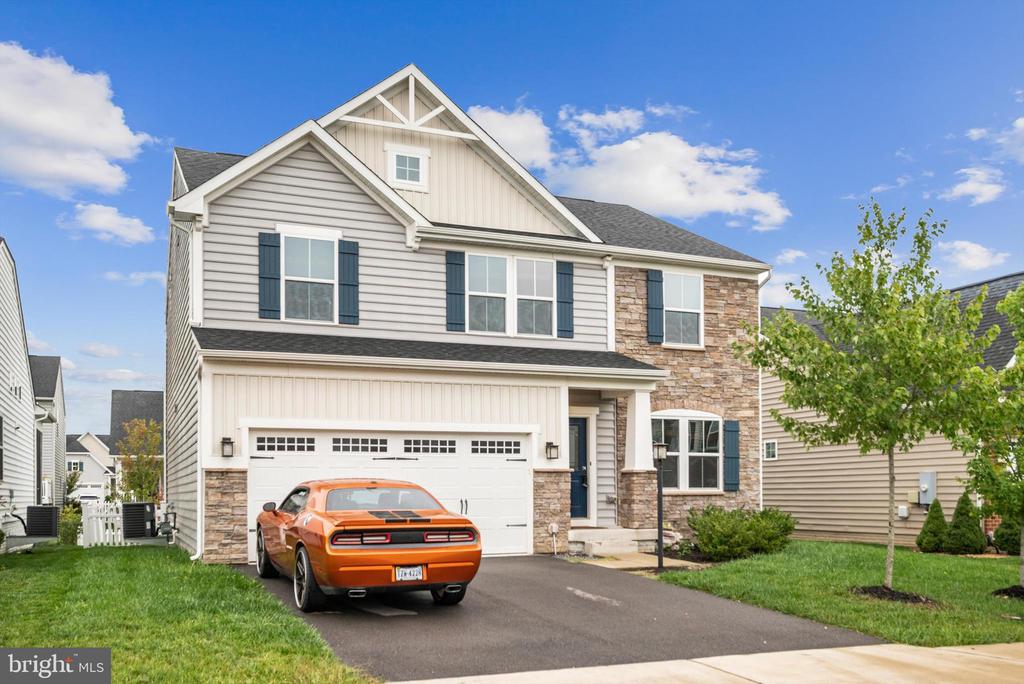 104 IRONWEED DR