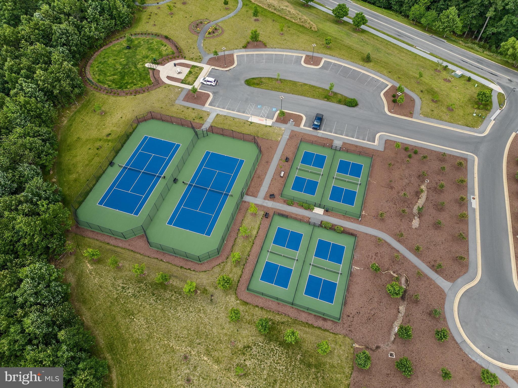 104 IRONWEED DR