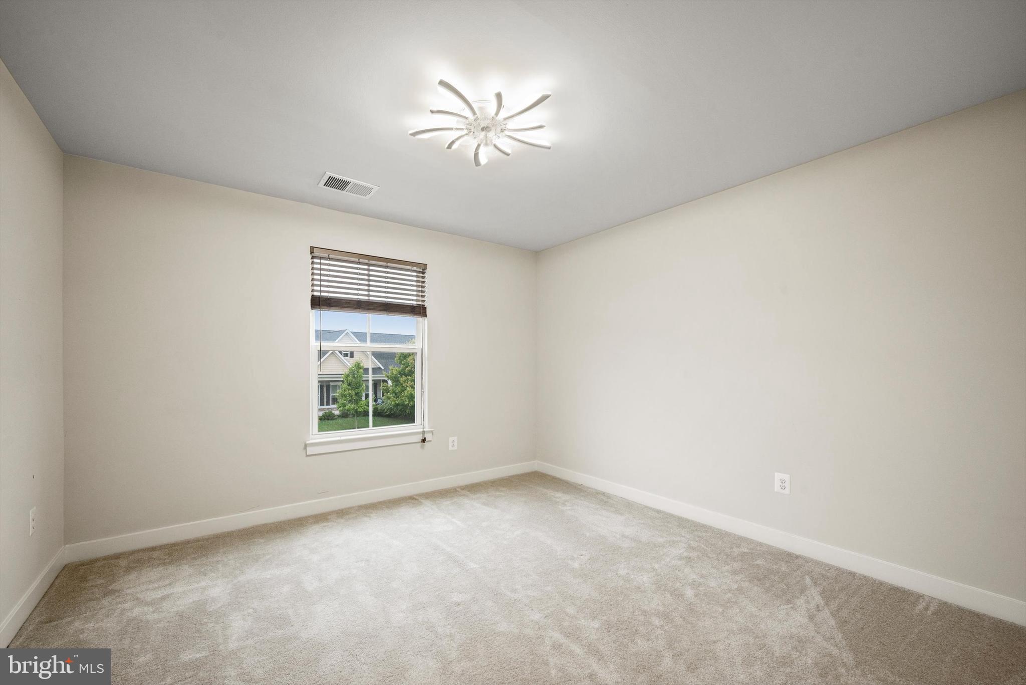 104 IRONWEED DR