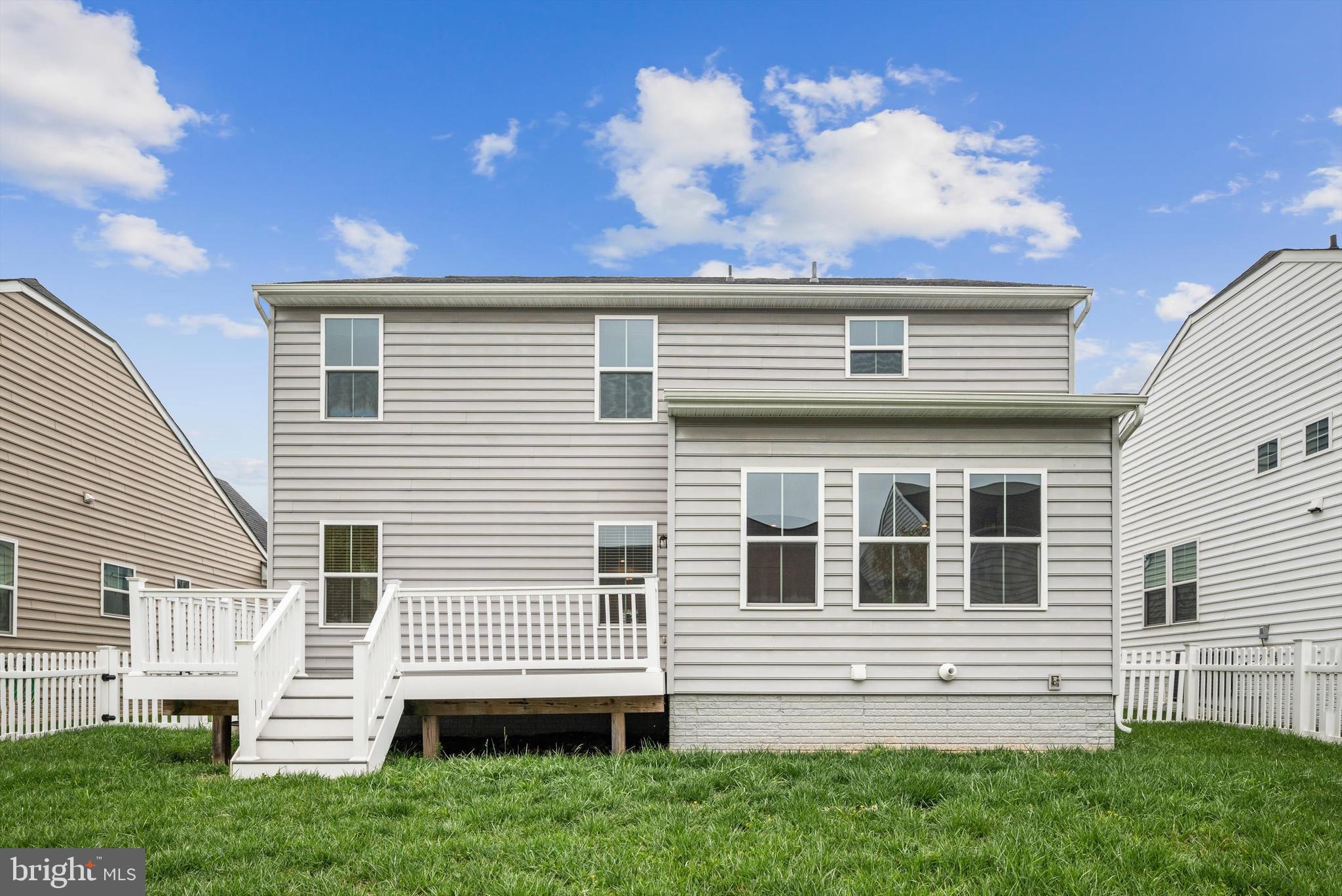 104 IRONWEED DR