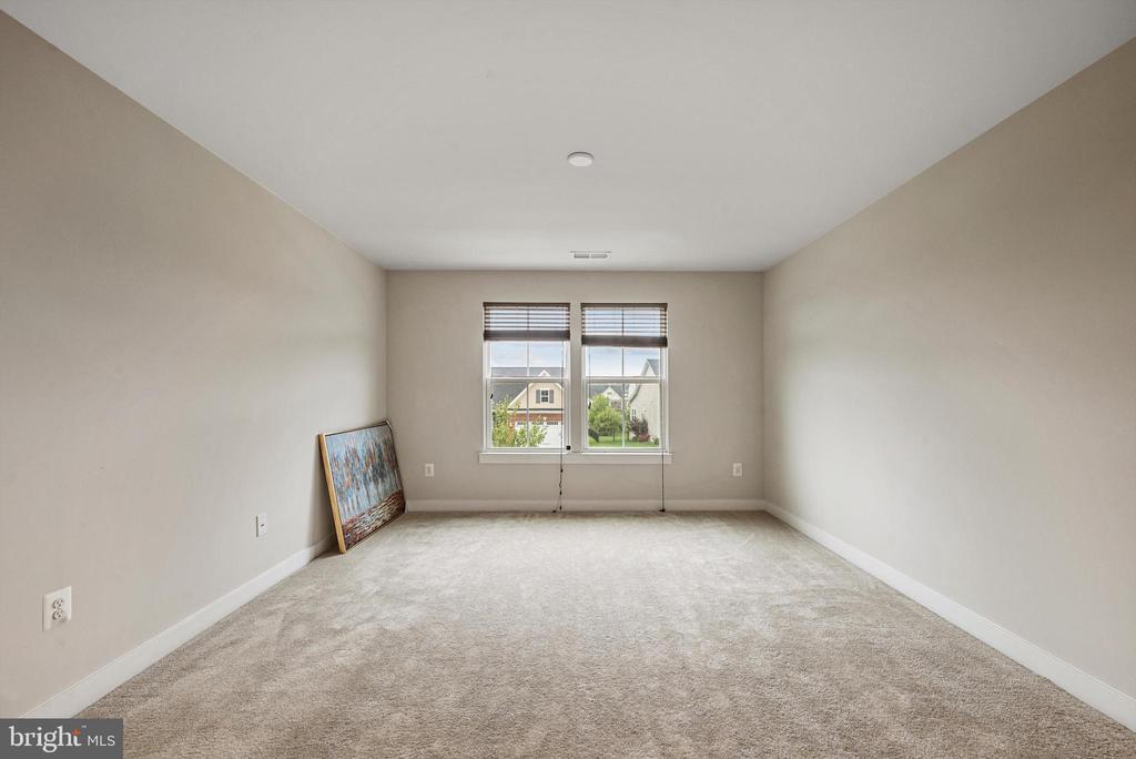 104 IRONWEED DR