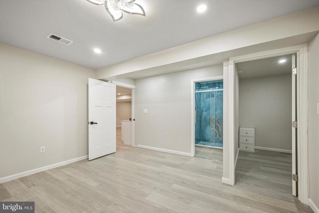 104 IRONWEED DR