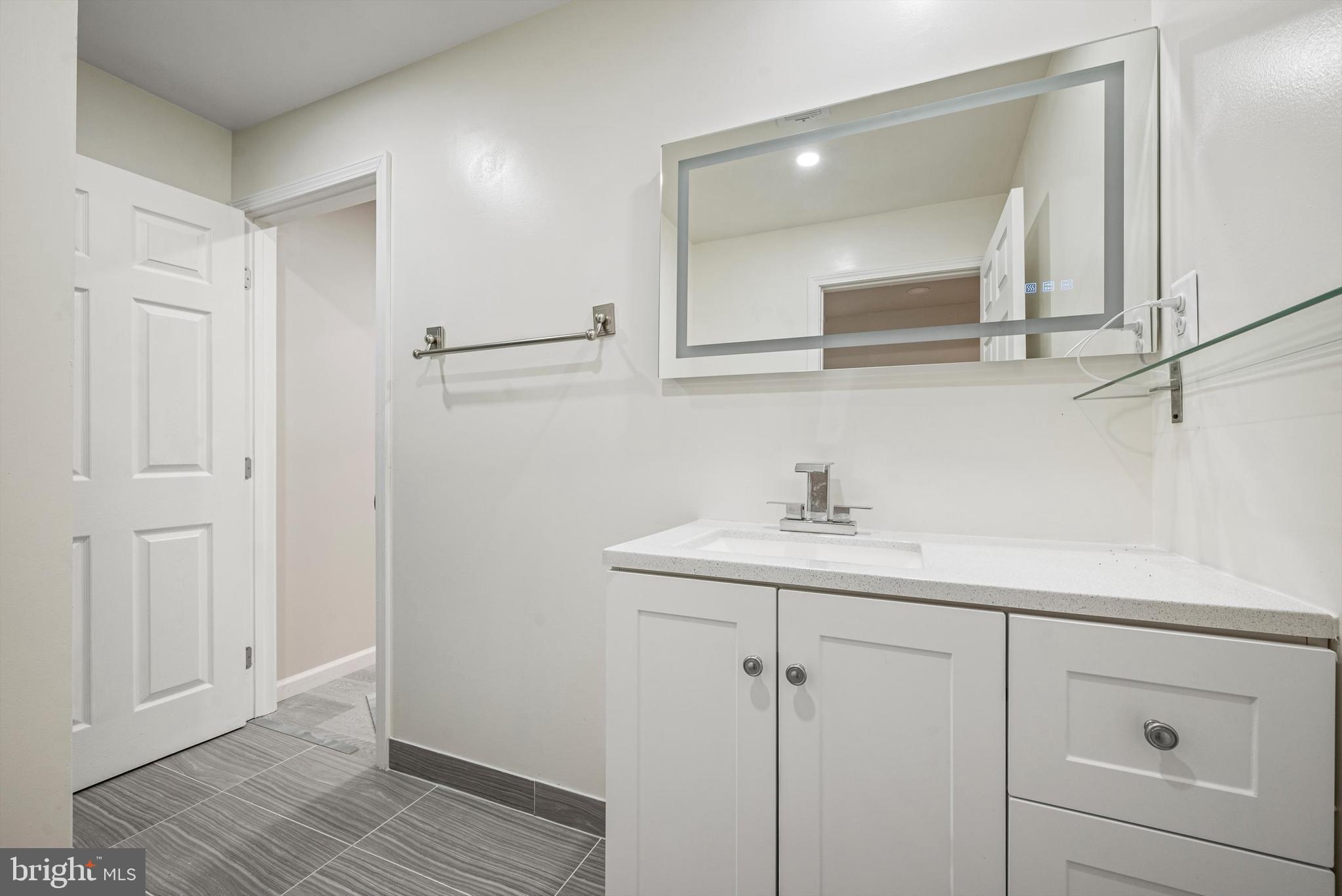 104 IRONWEED DR