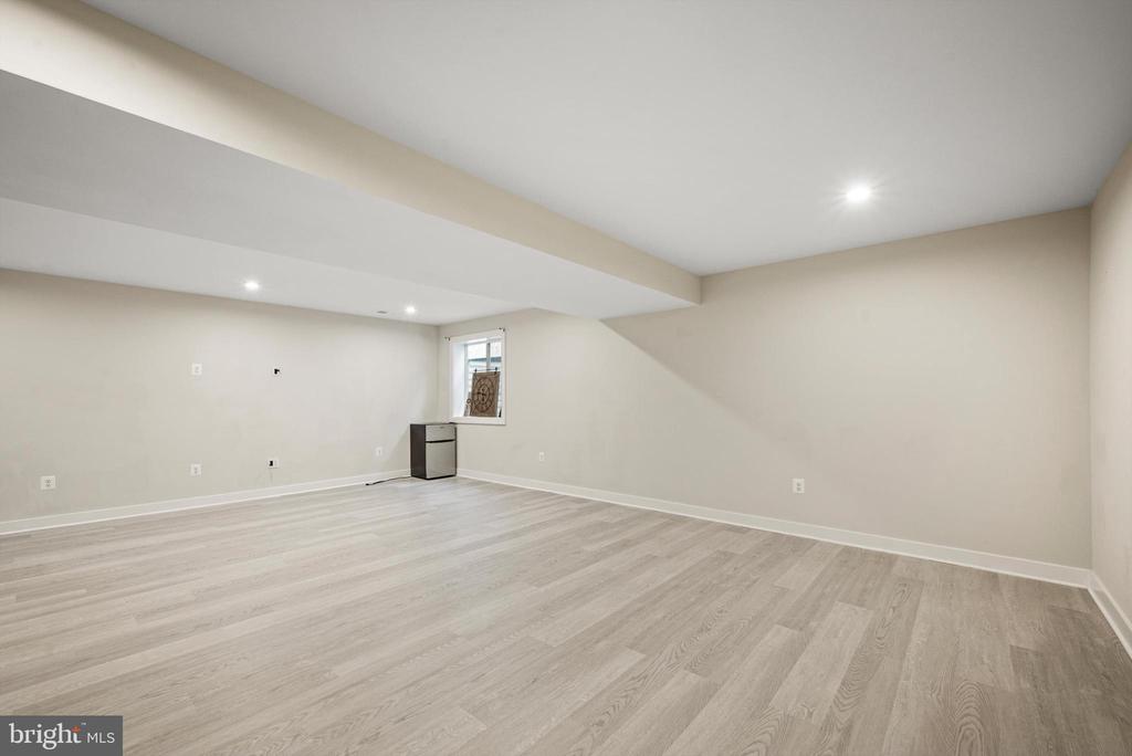 104 IRONWEED DR