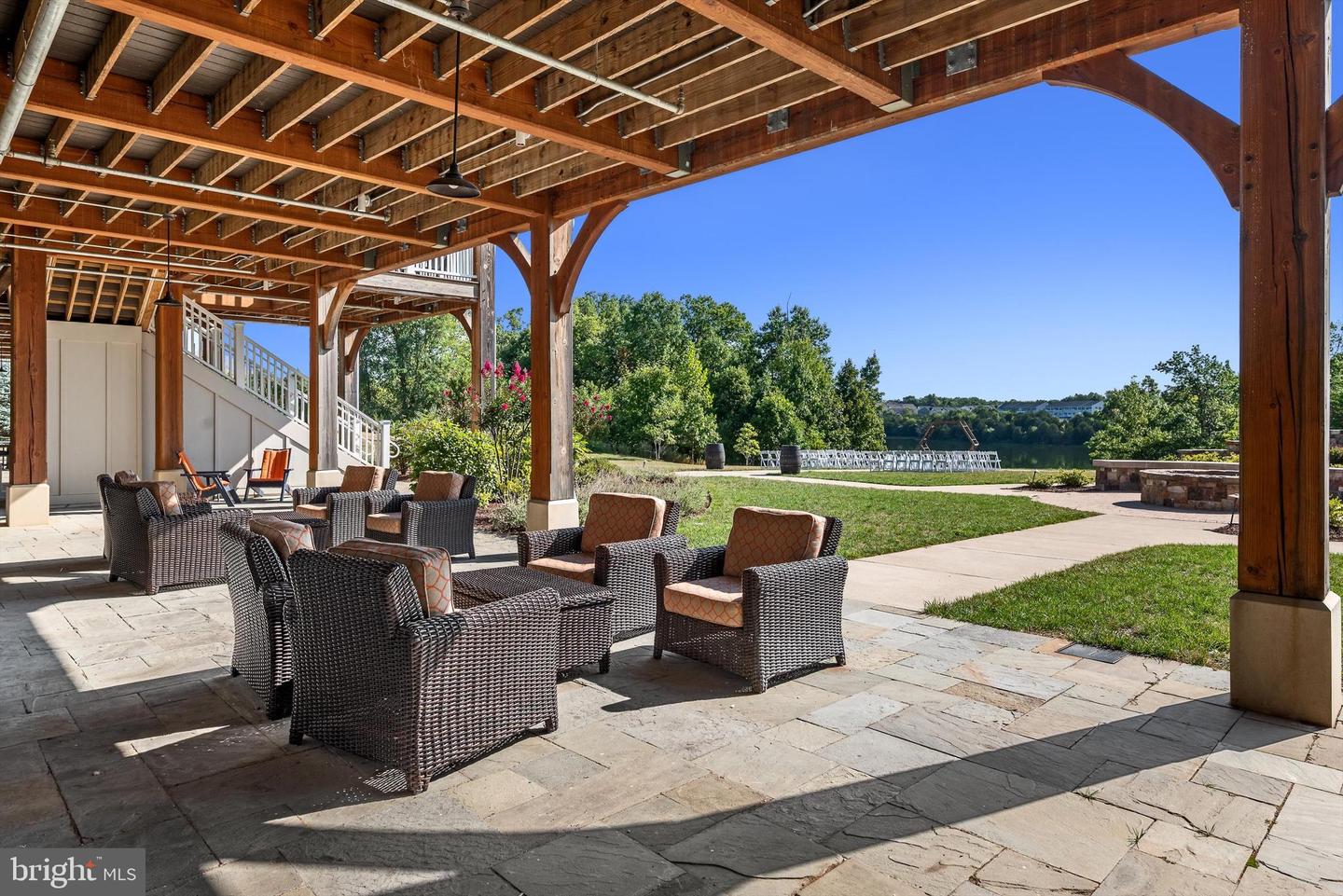 104 IRONWEED DR
