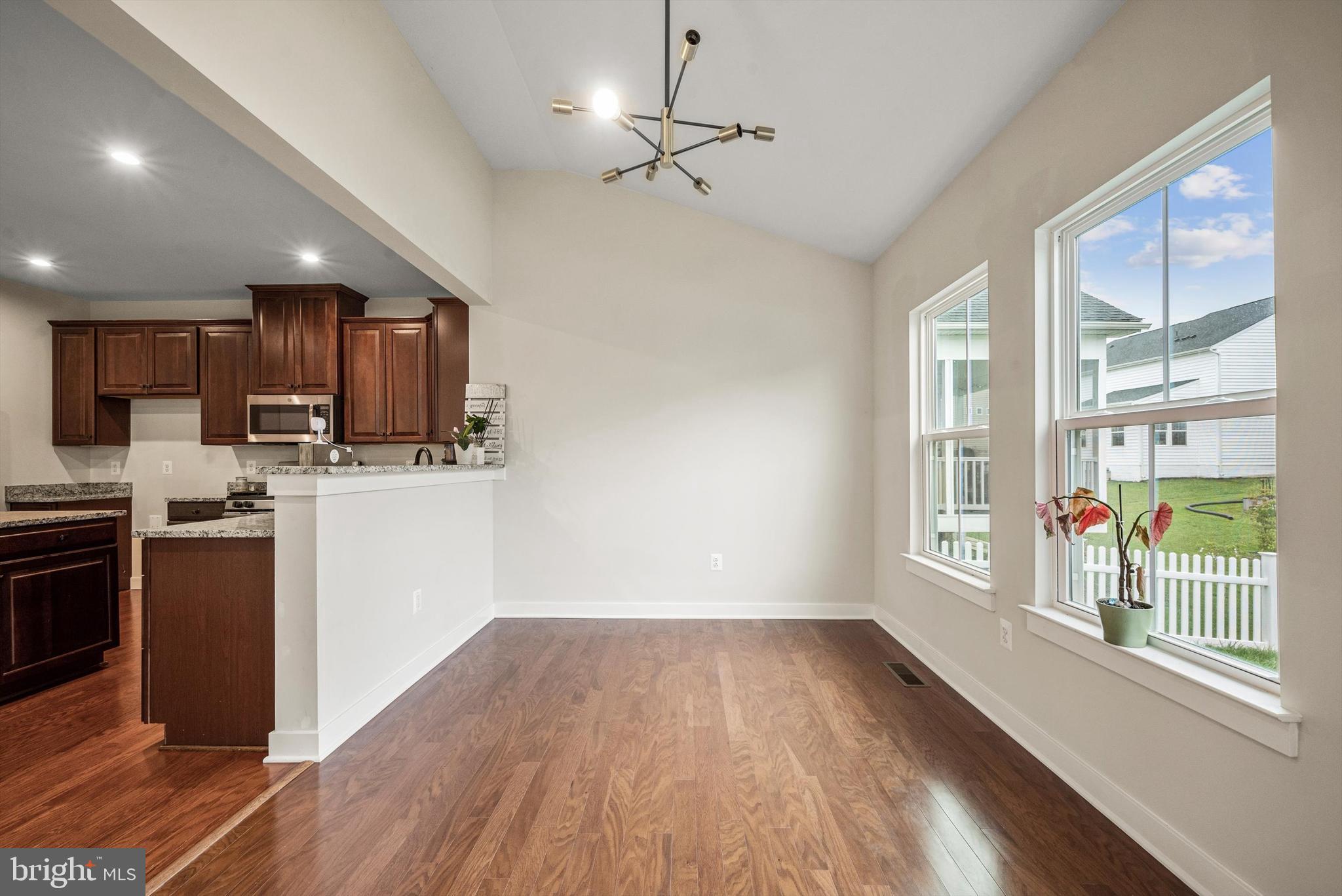 104 IRONWEED DR