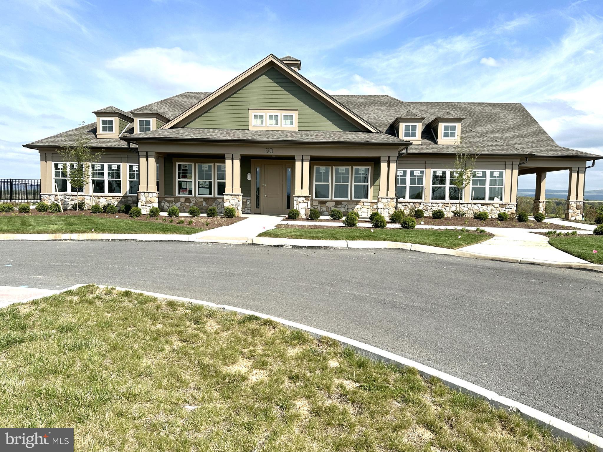 112 FRINGETREE COURT