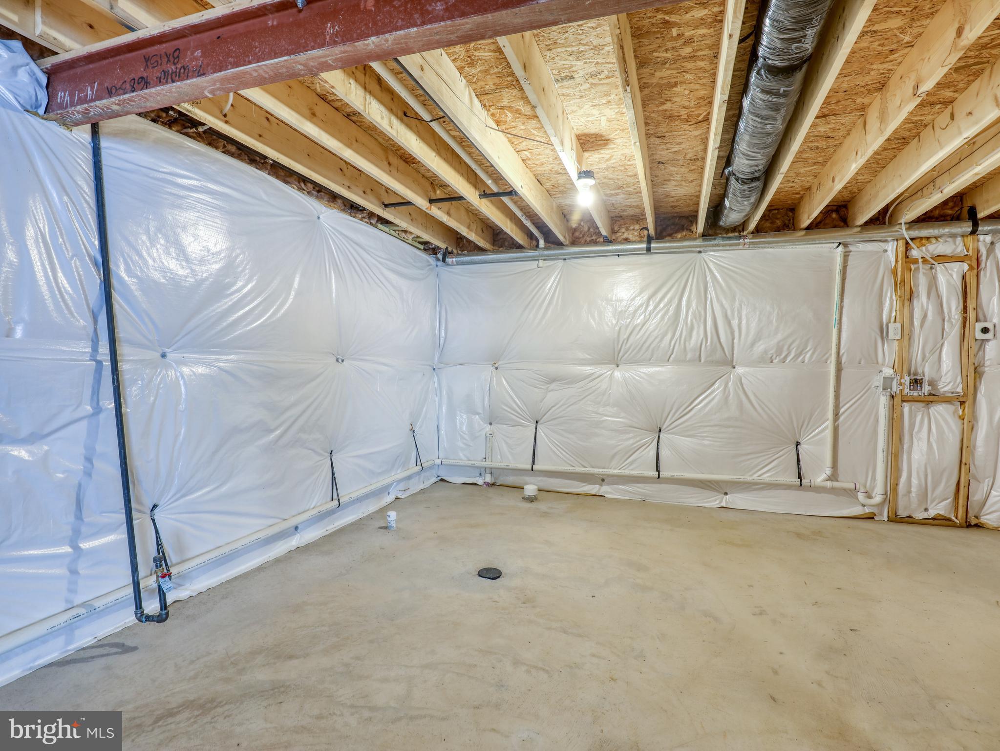 112 FRINGETREE COURT