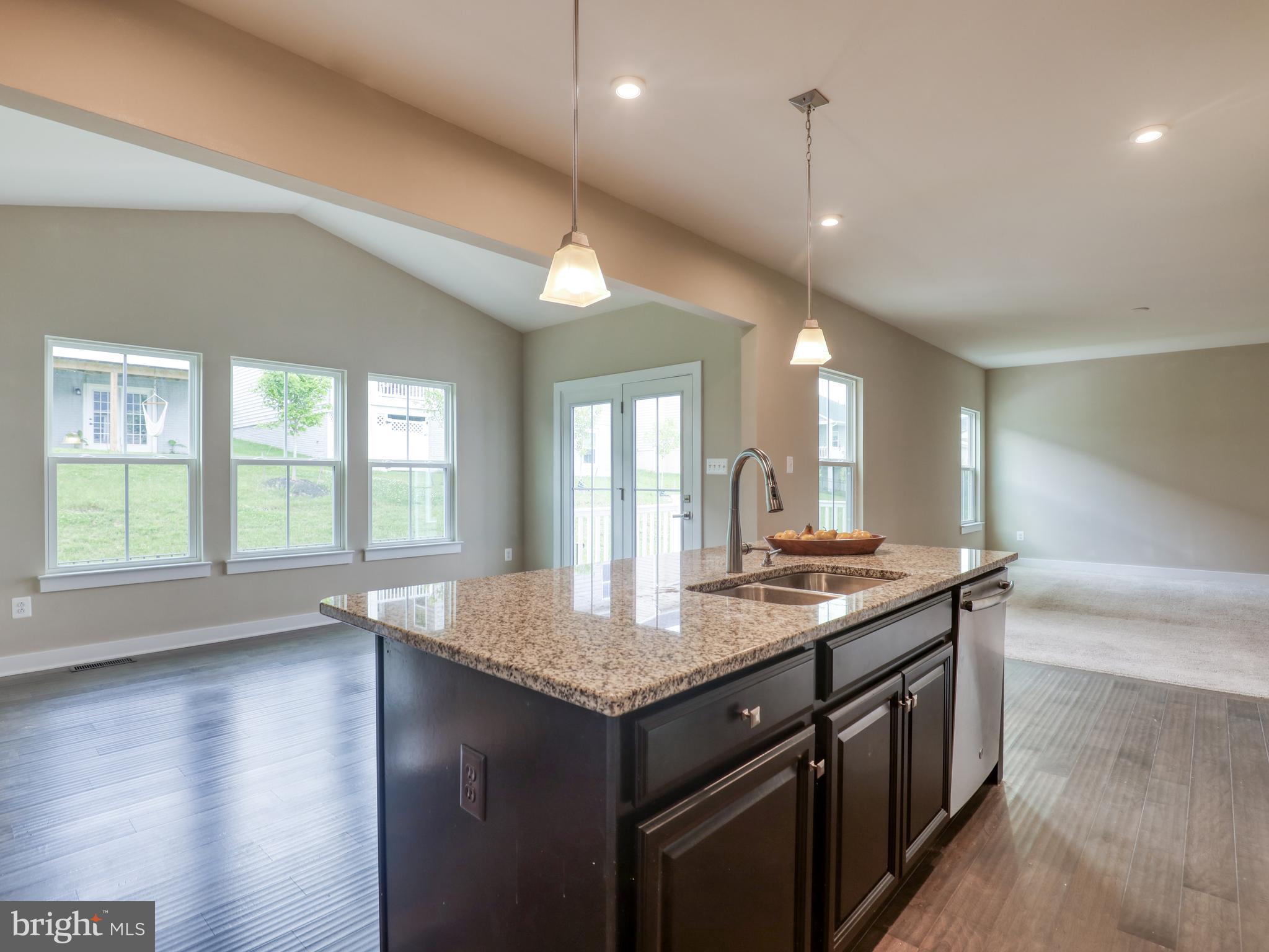 112 FRINGETREE COURT