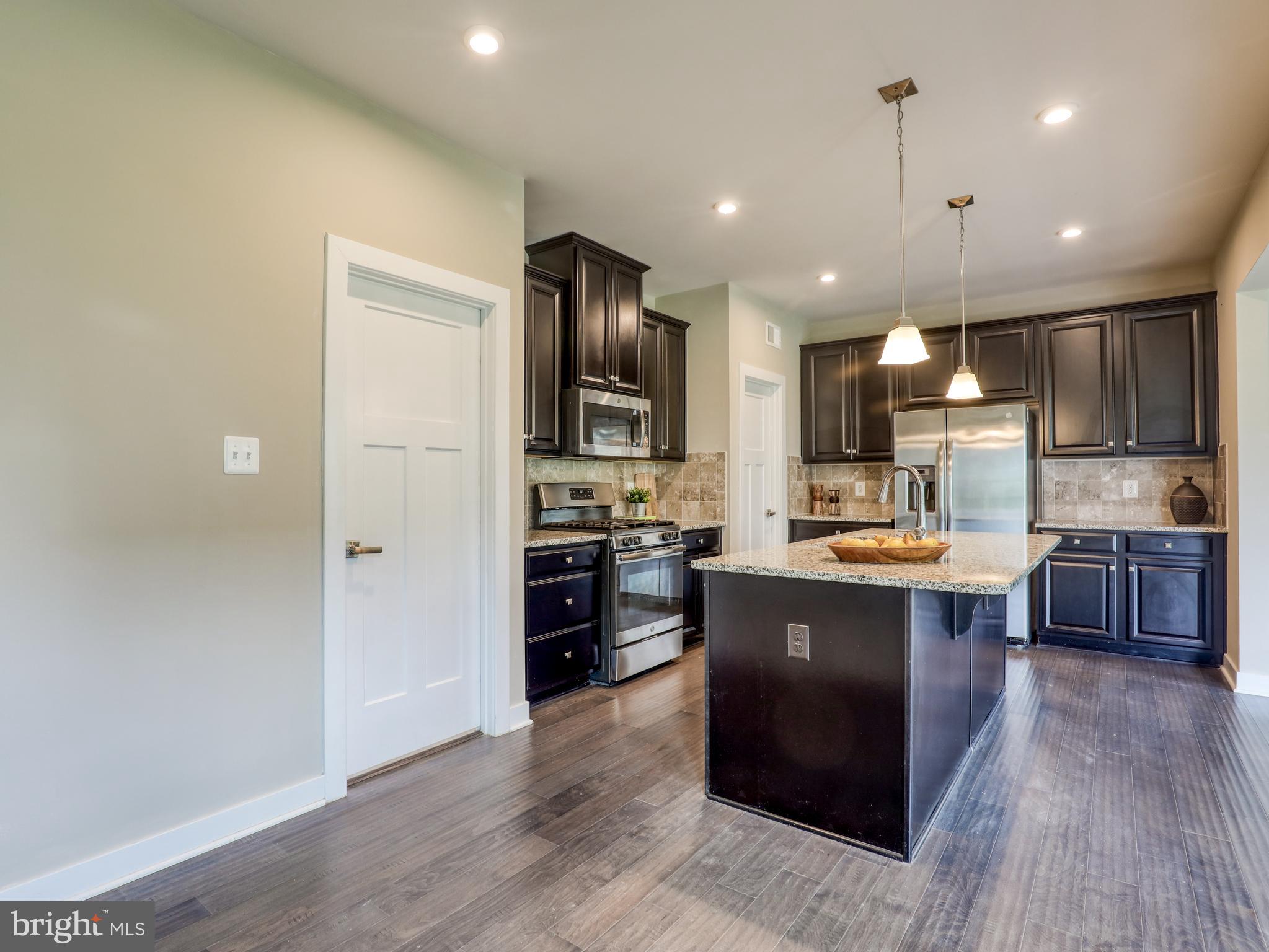 112 FRINGETREE COURT