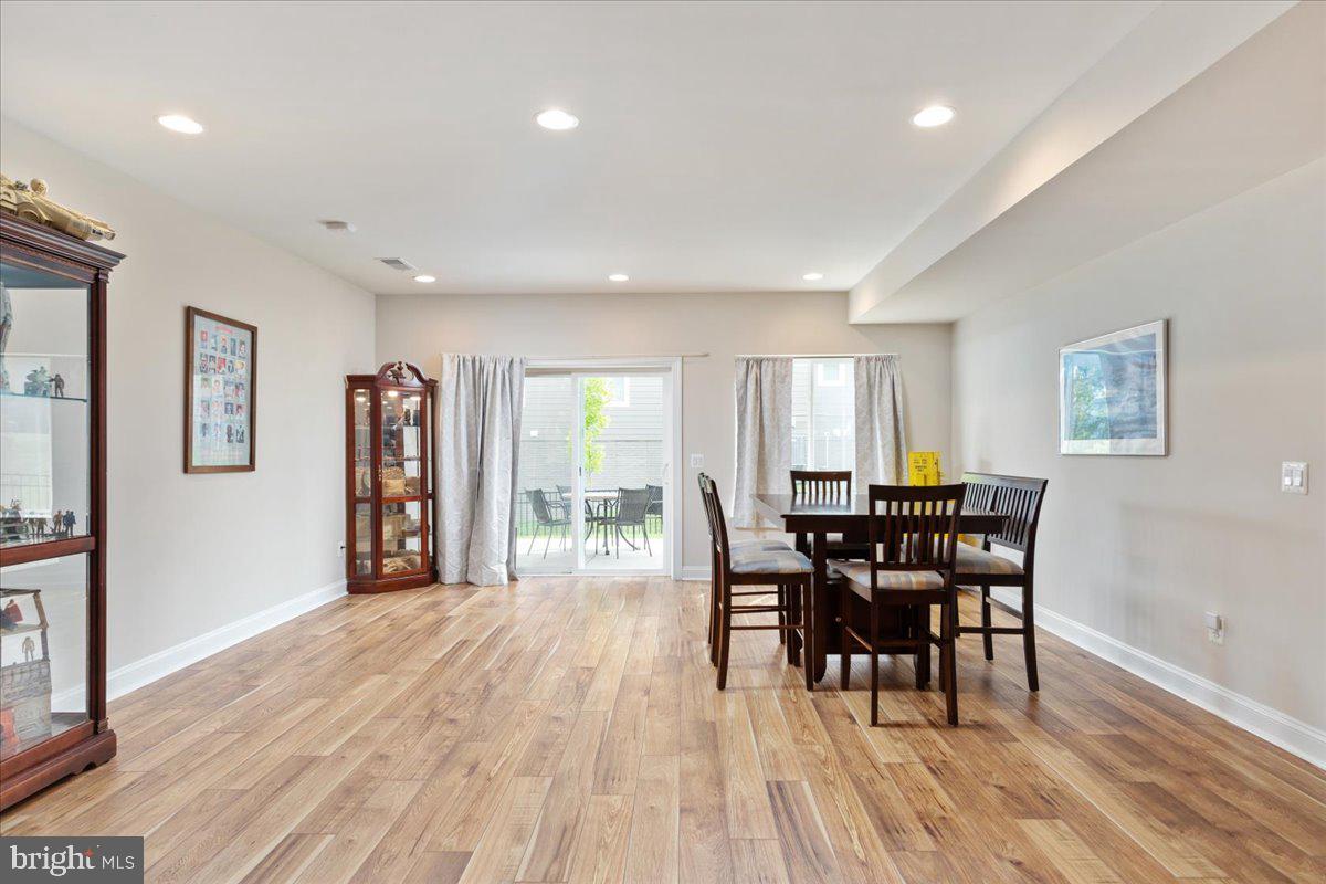 123 Viceroy Way