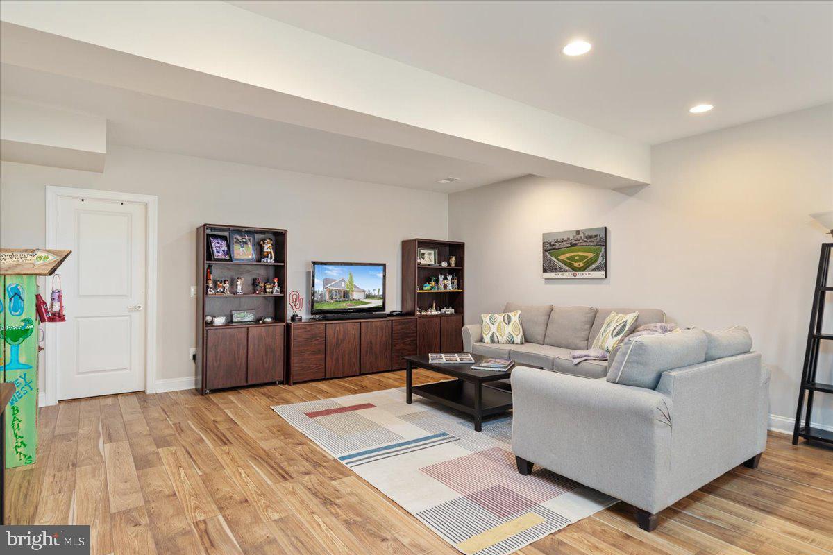 123 Viceroy Way