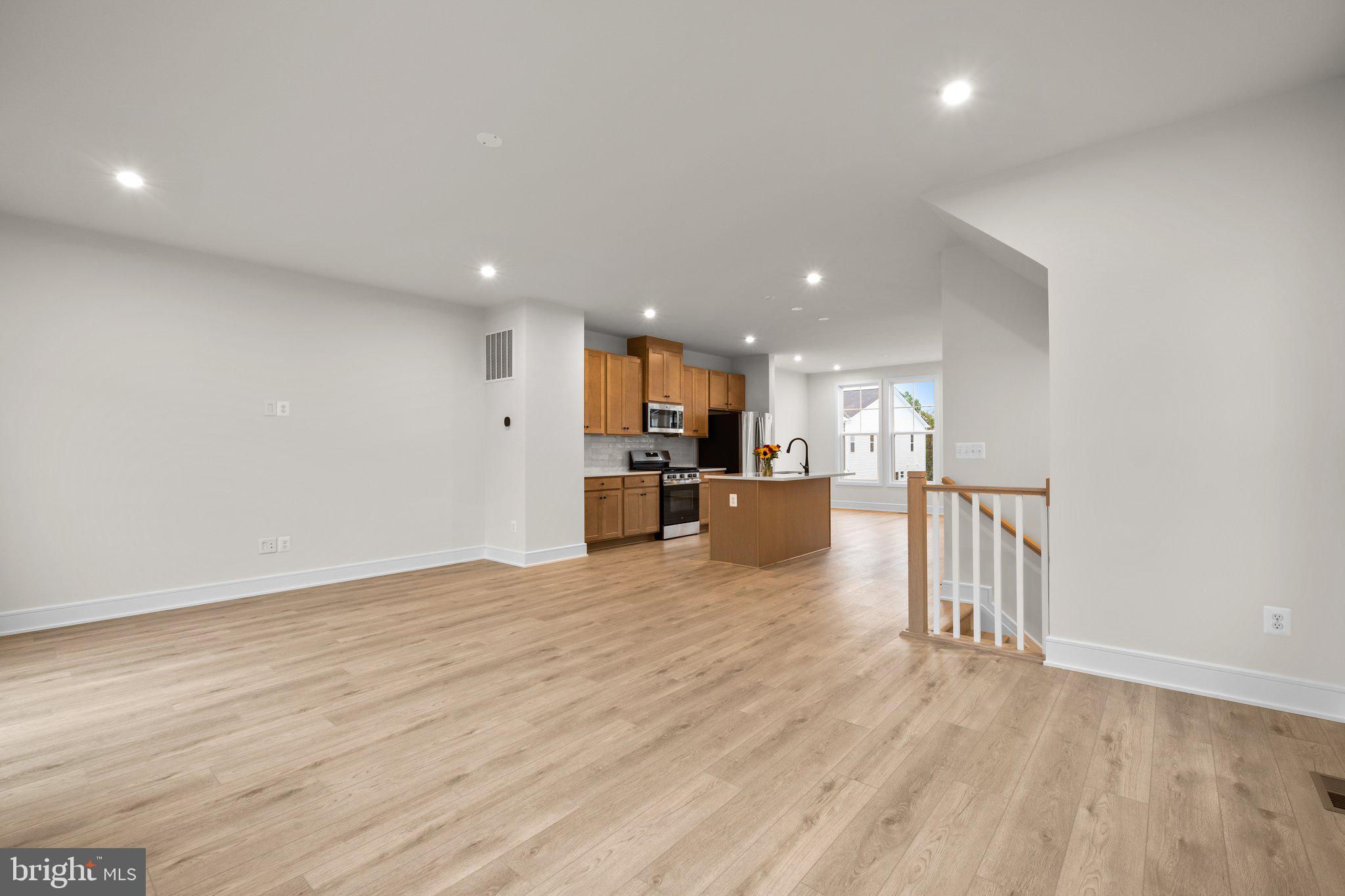 122 Leather Flower Dr