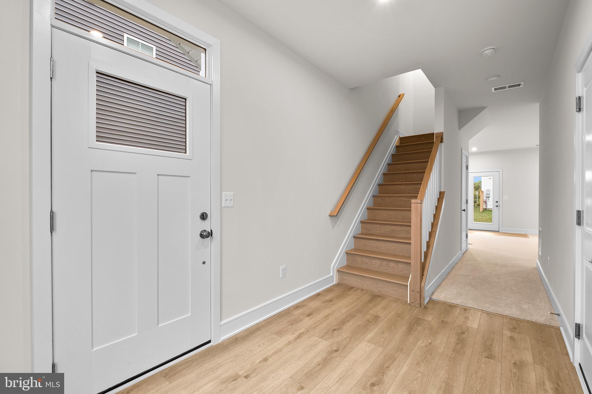 122 Leather Flower Dr