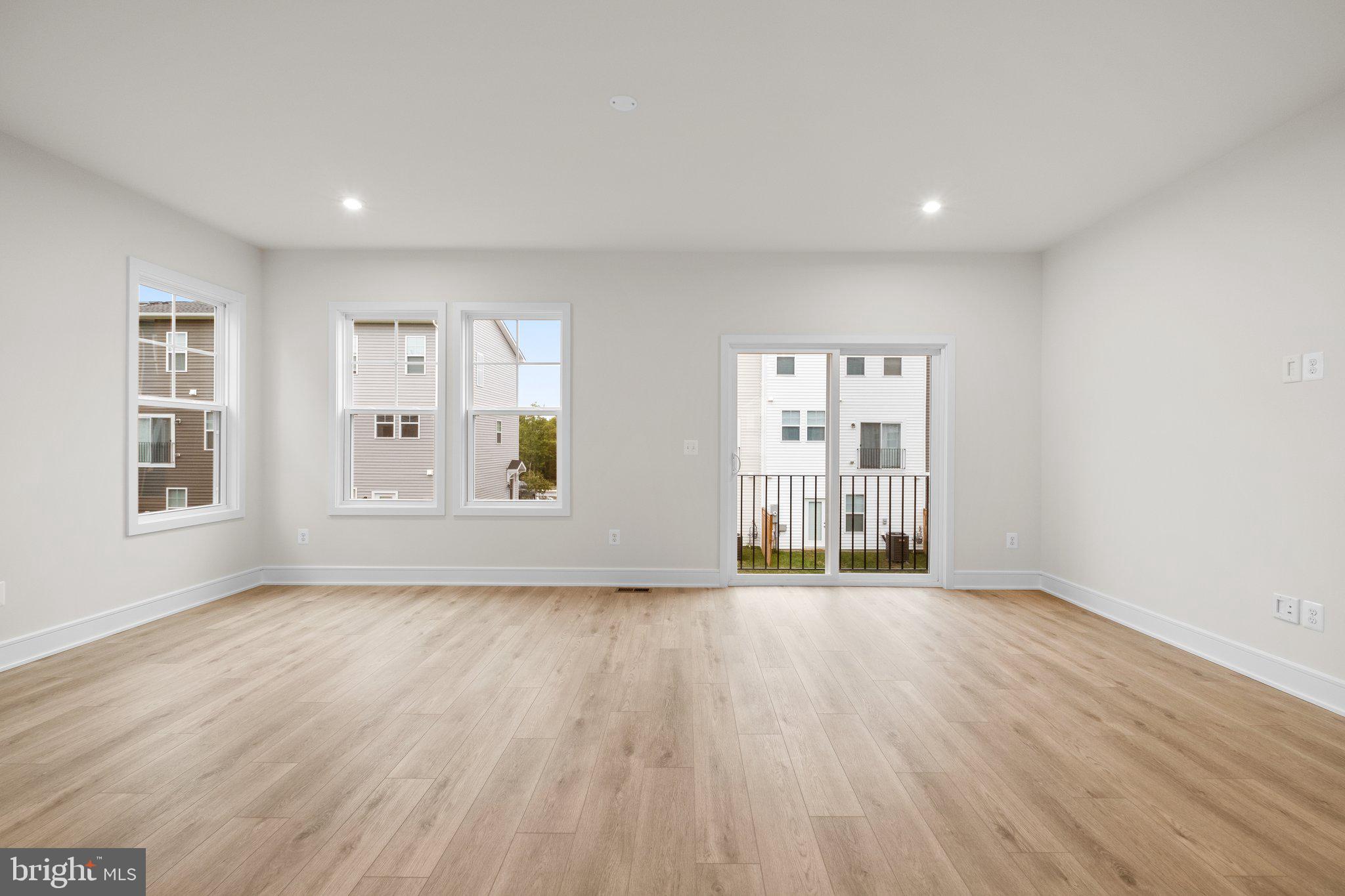 122 Leather Flower Dr