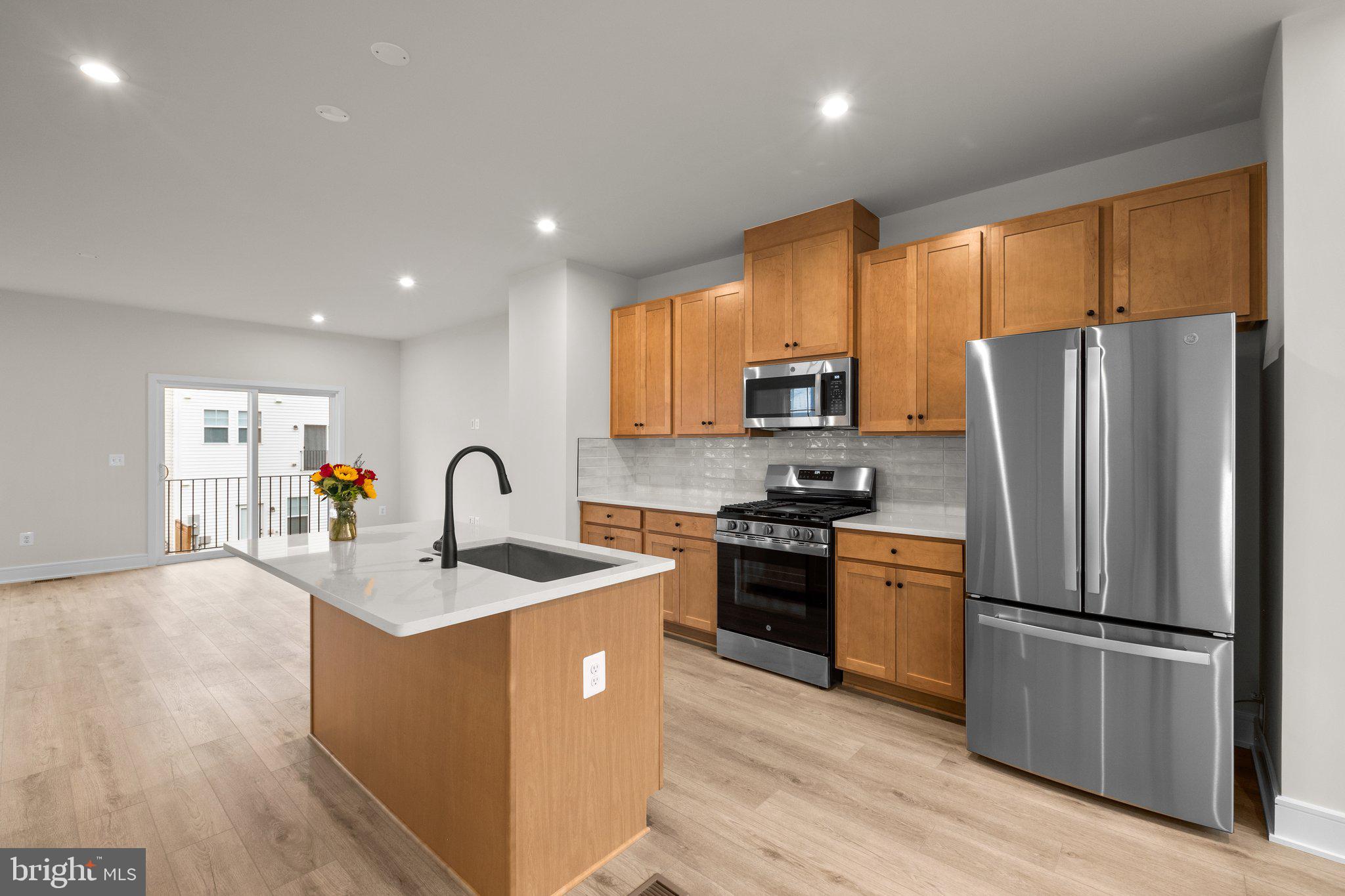122 Leather Flower Dr
