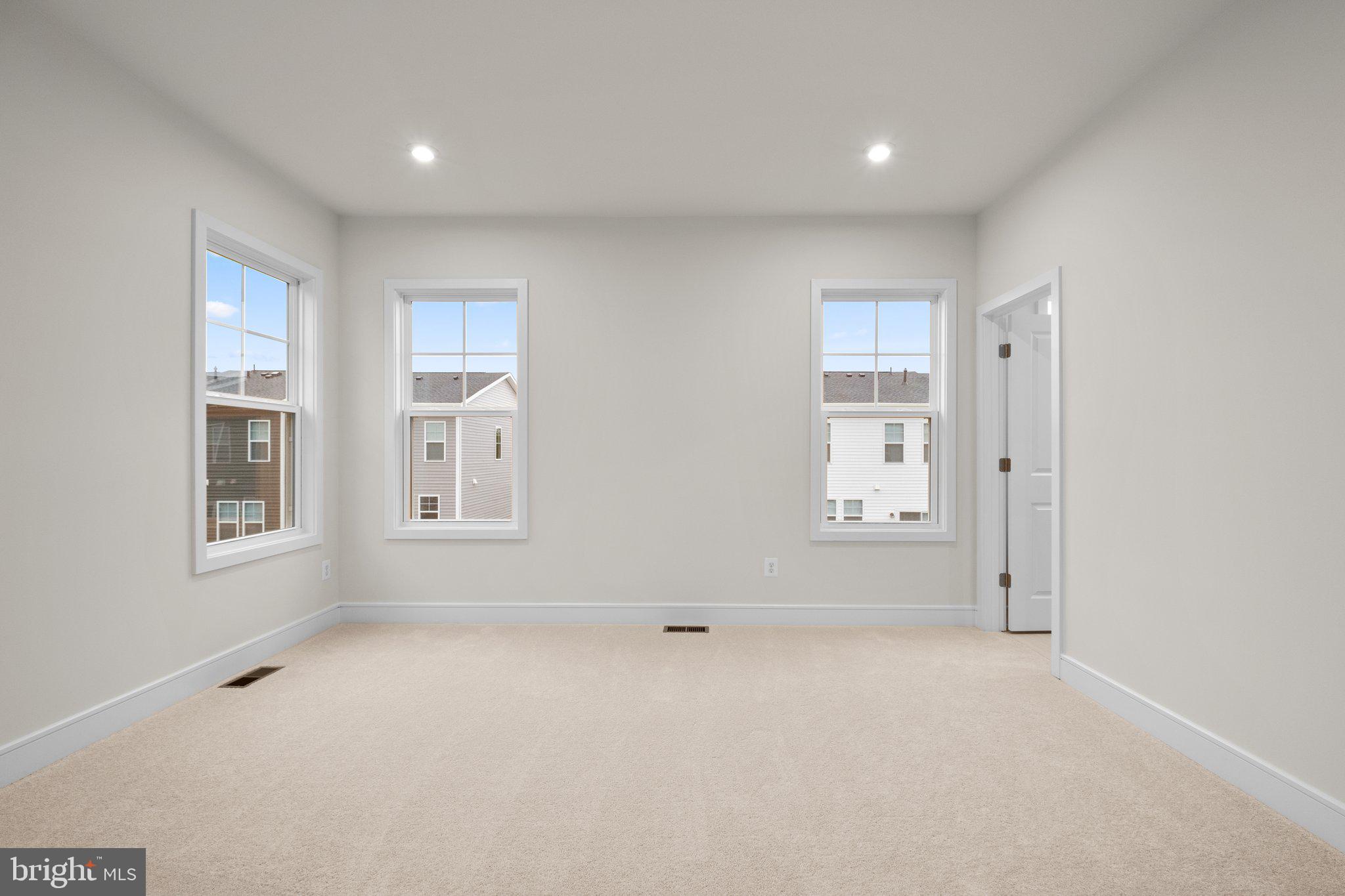 122 Leather Flower Dr