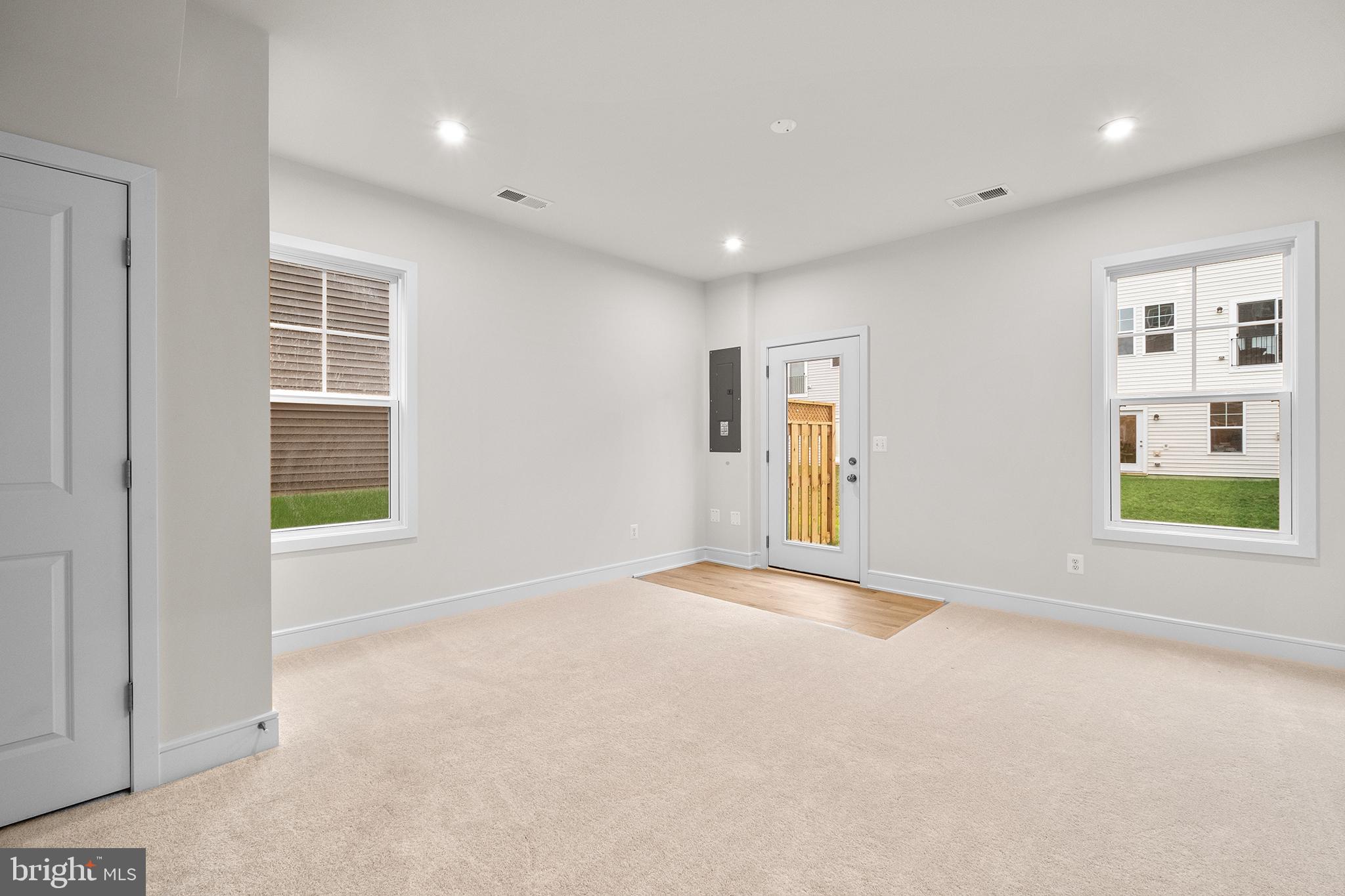 122 Leather Flower Dr