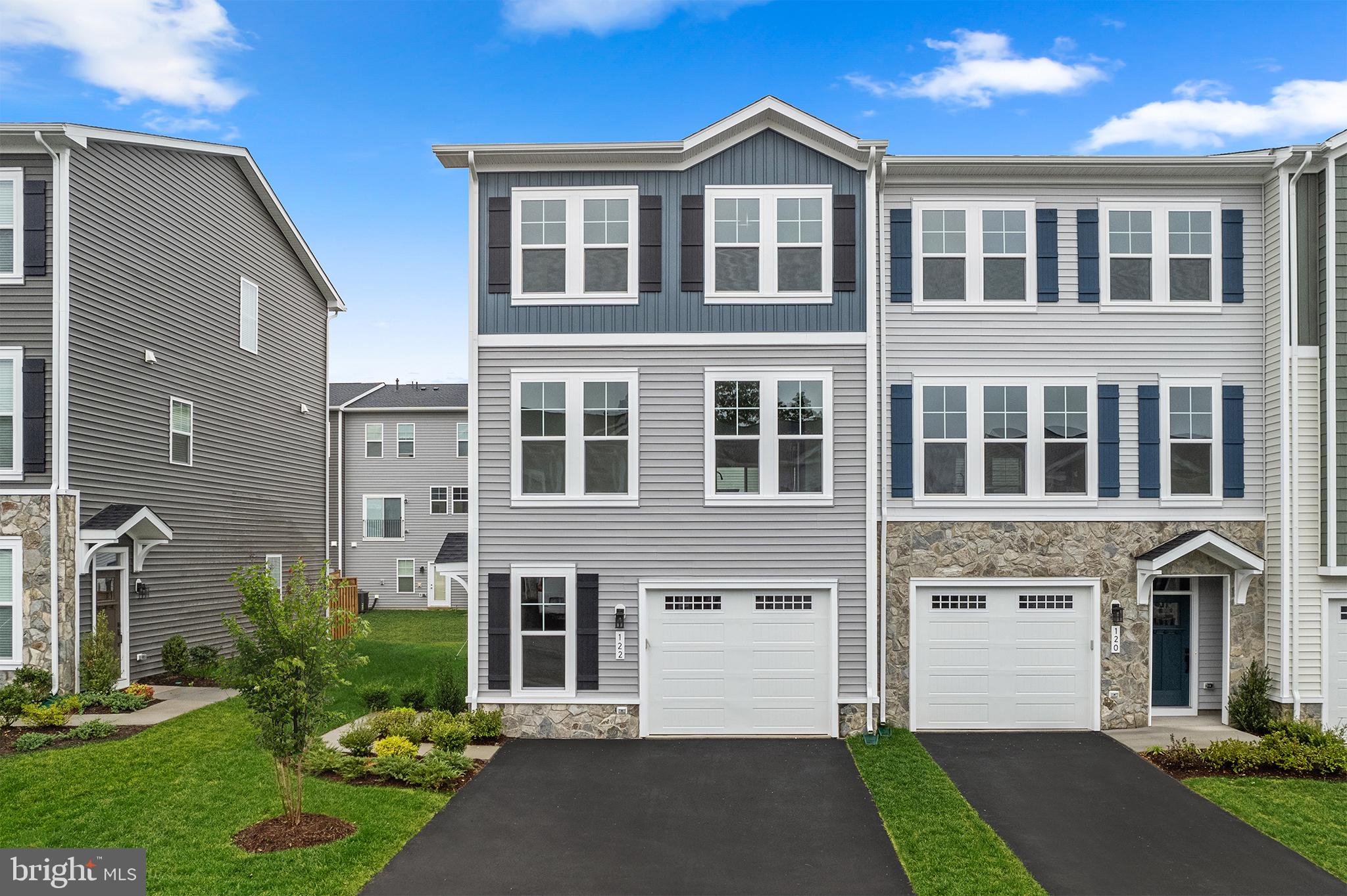 122 Leather Flower Dr