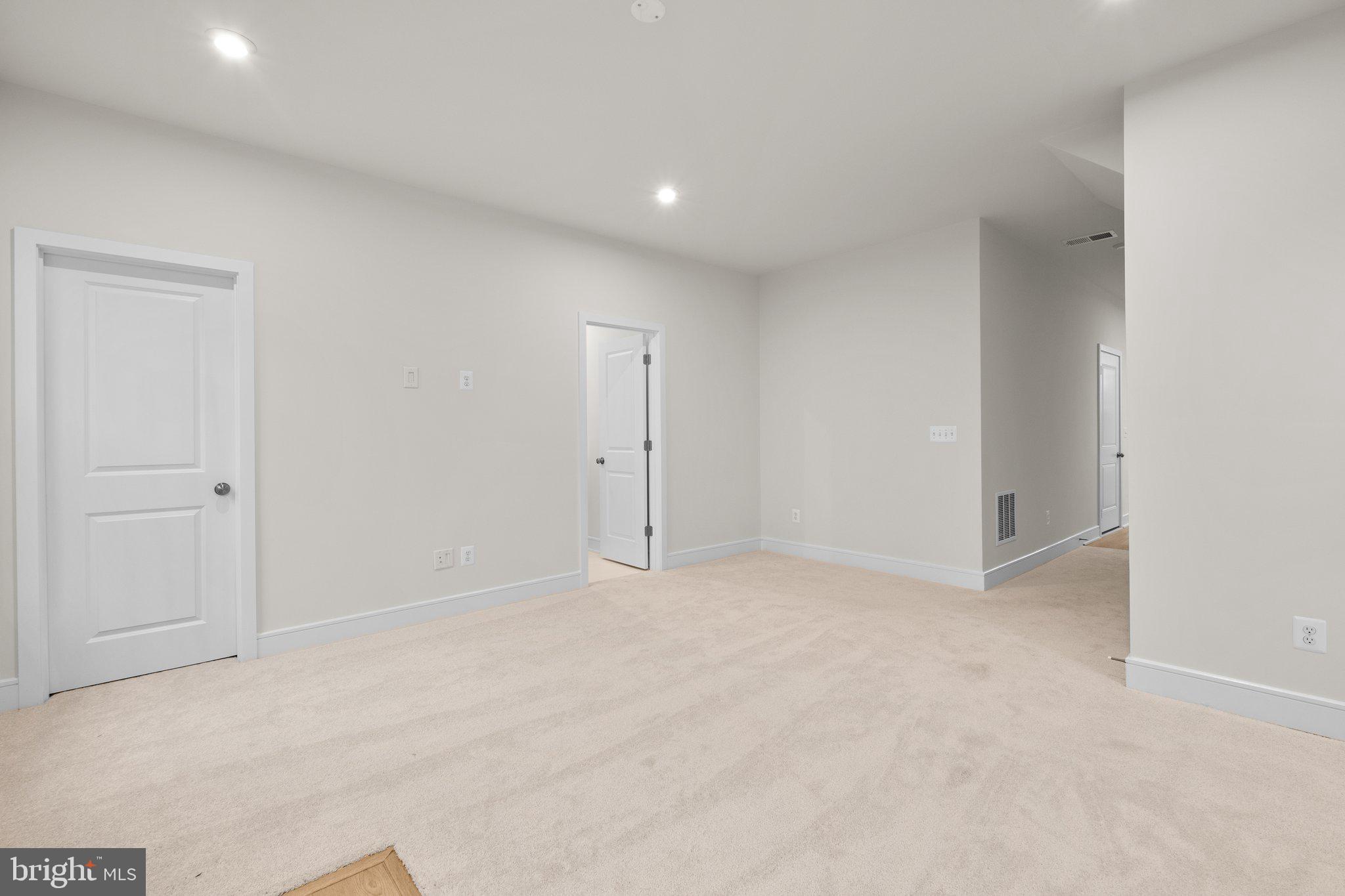 122 Leather Flower Dr
