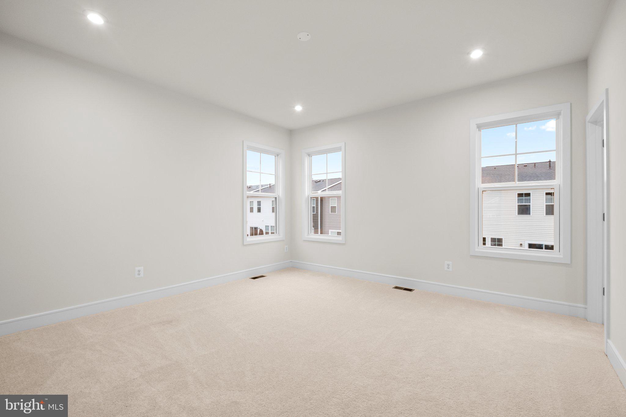 122 Leather Flower Dr