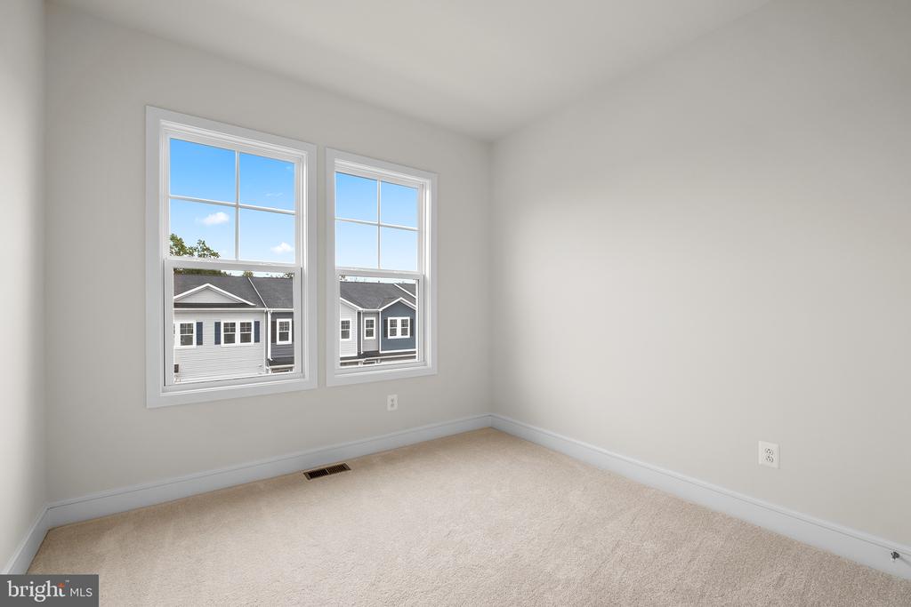 122 Leather Flower Dr