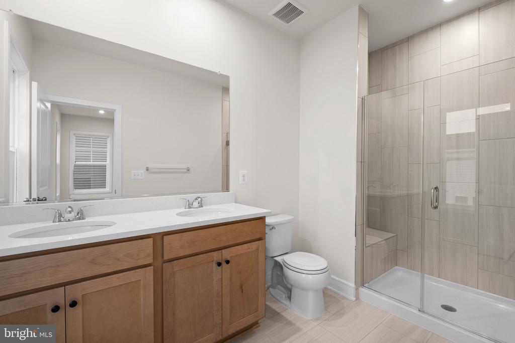 122 Leather Flower Dr