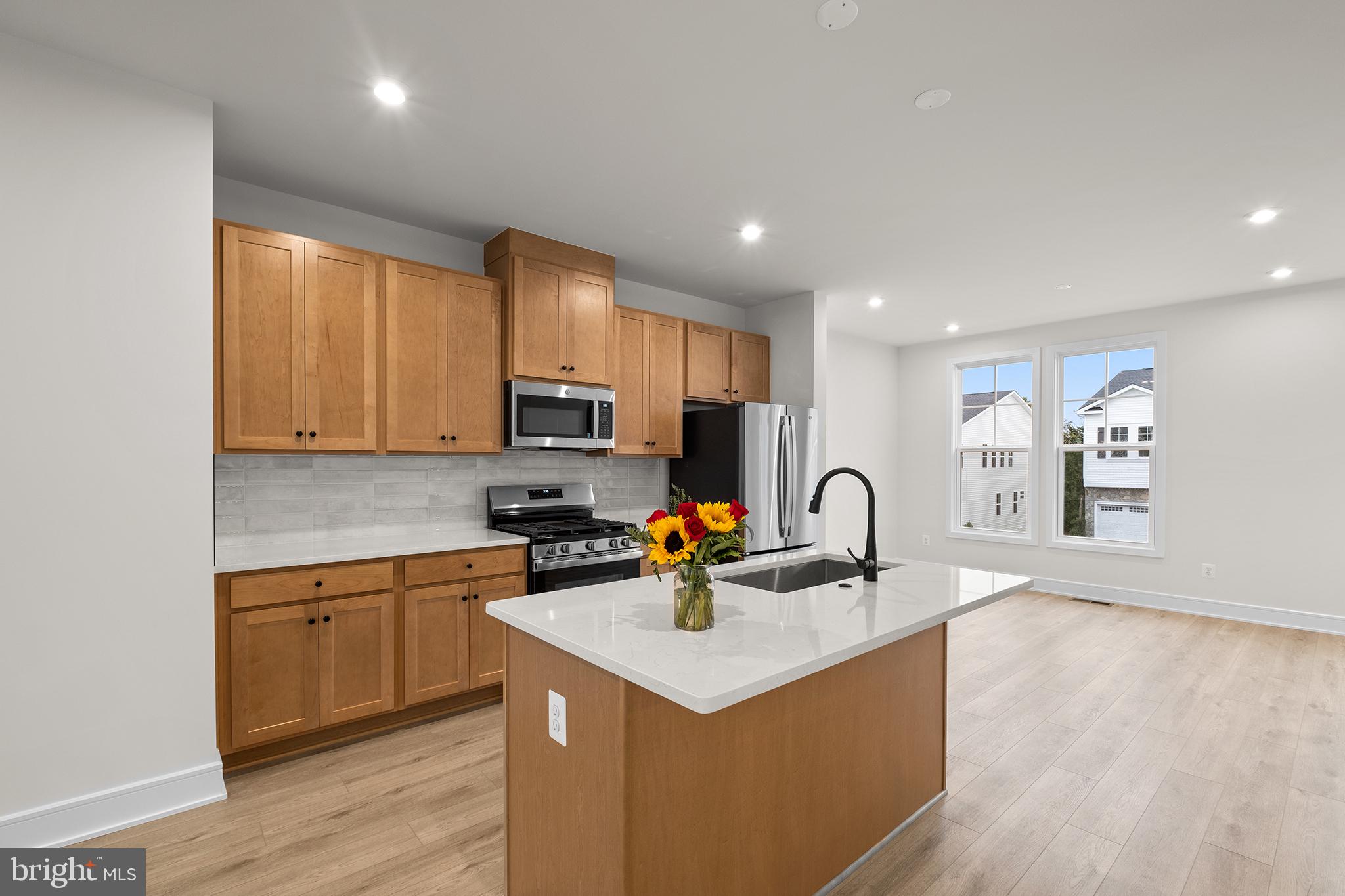 122 Leather Flower Dr