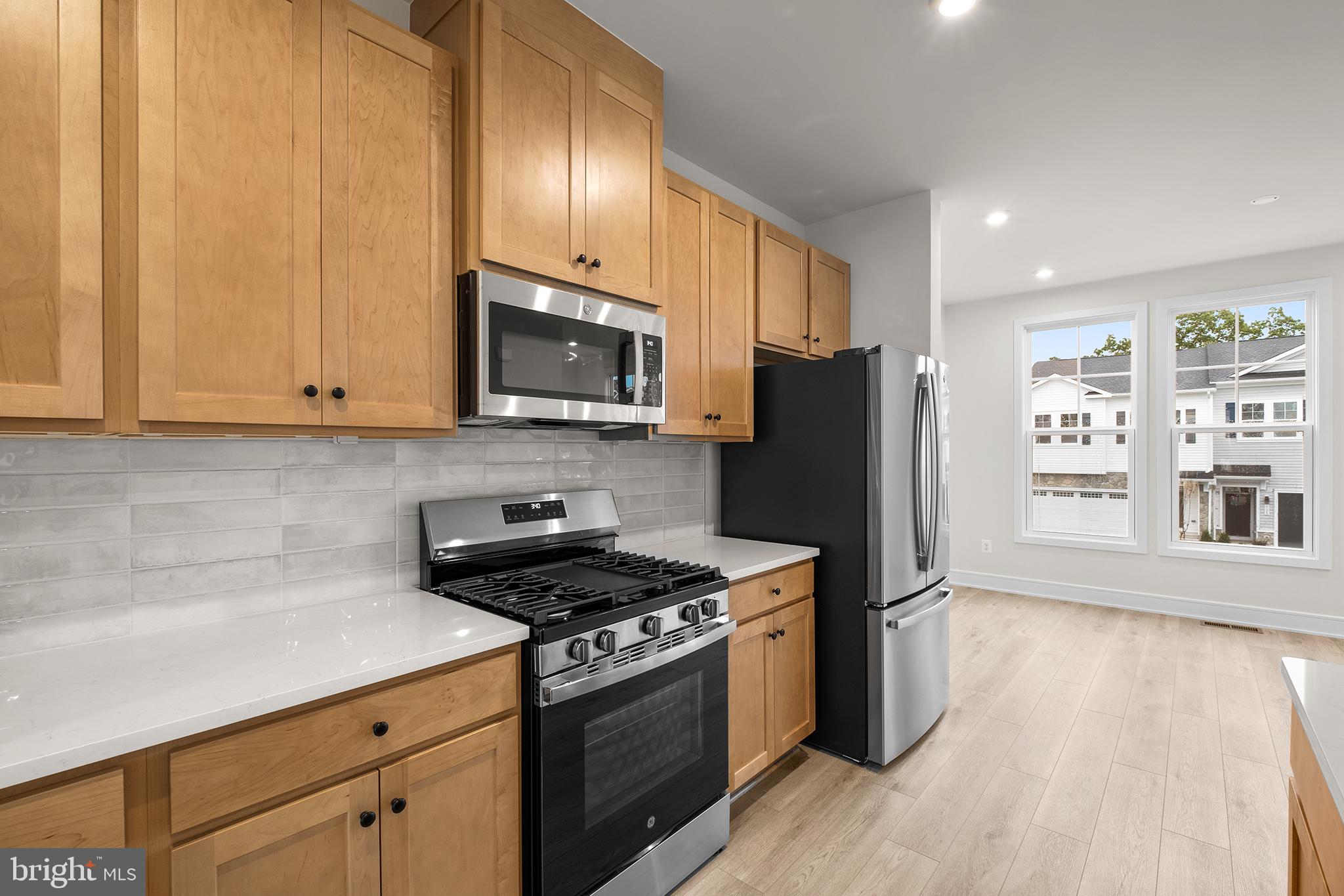 122 Leather Flower Dr