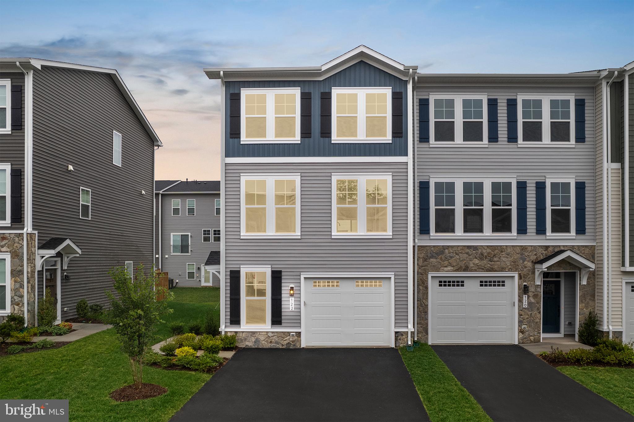 122 Leather Flower Dr