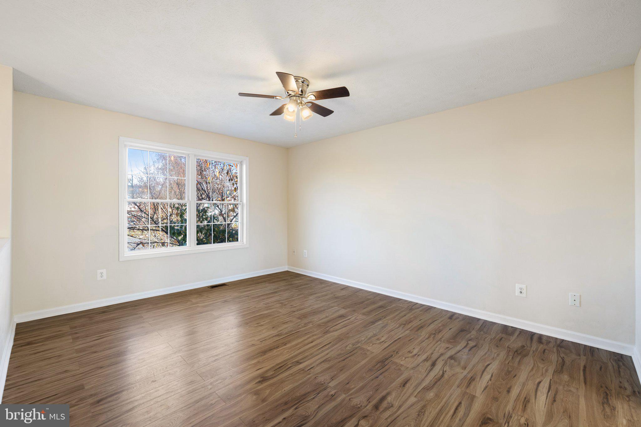 132 Paradise Ct