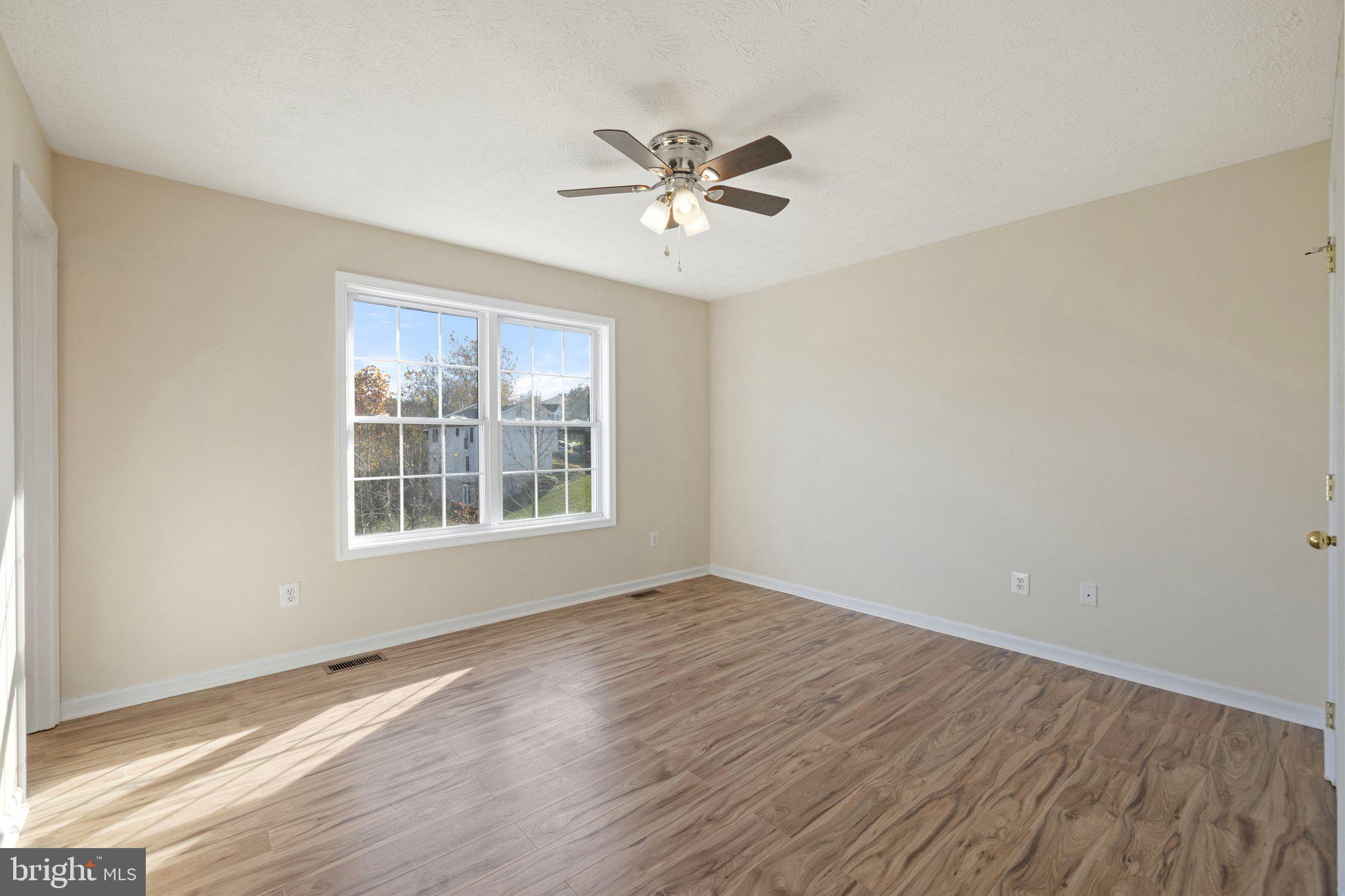 132 Paradise Ct