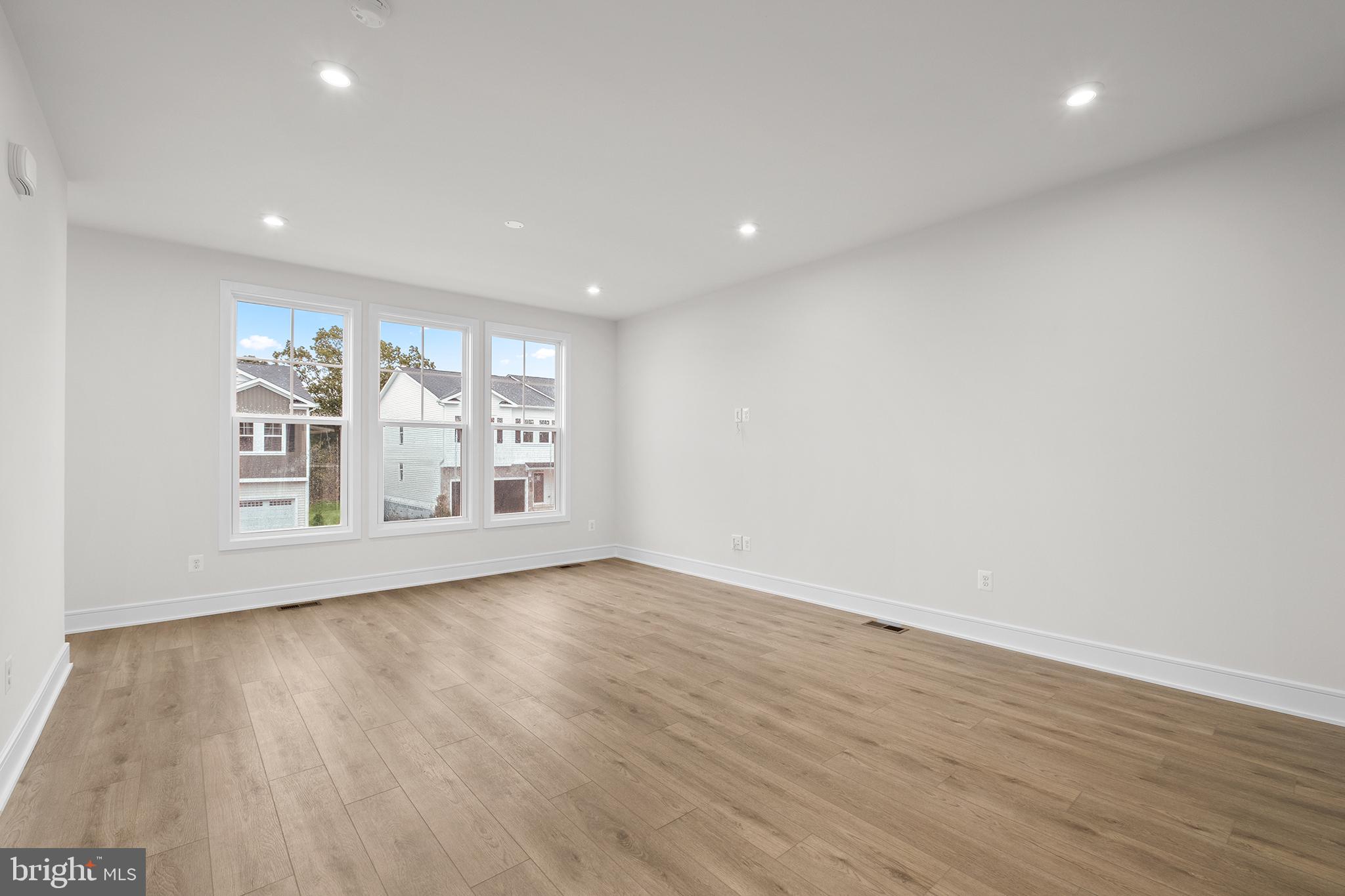 116 Leather Flower Dr