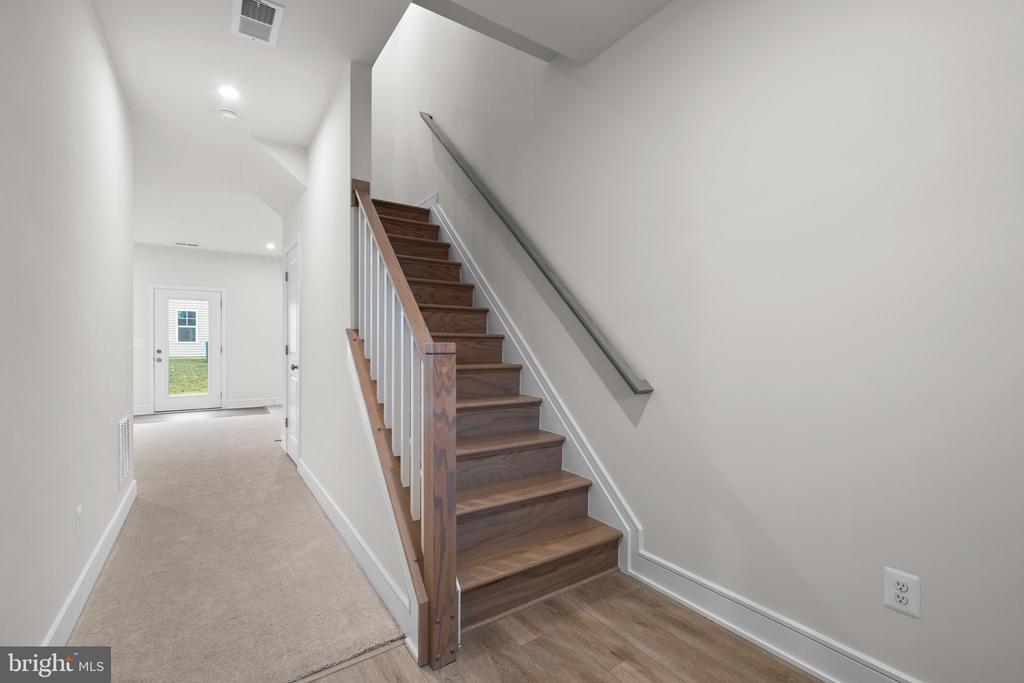 116 Leather Flower Dr