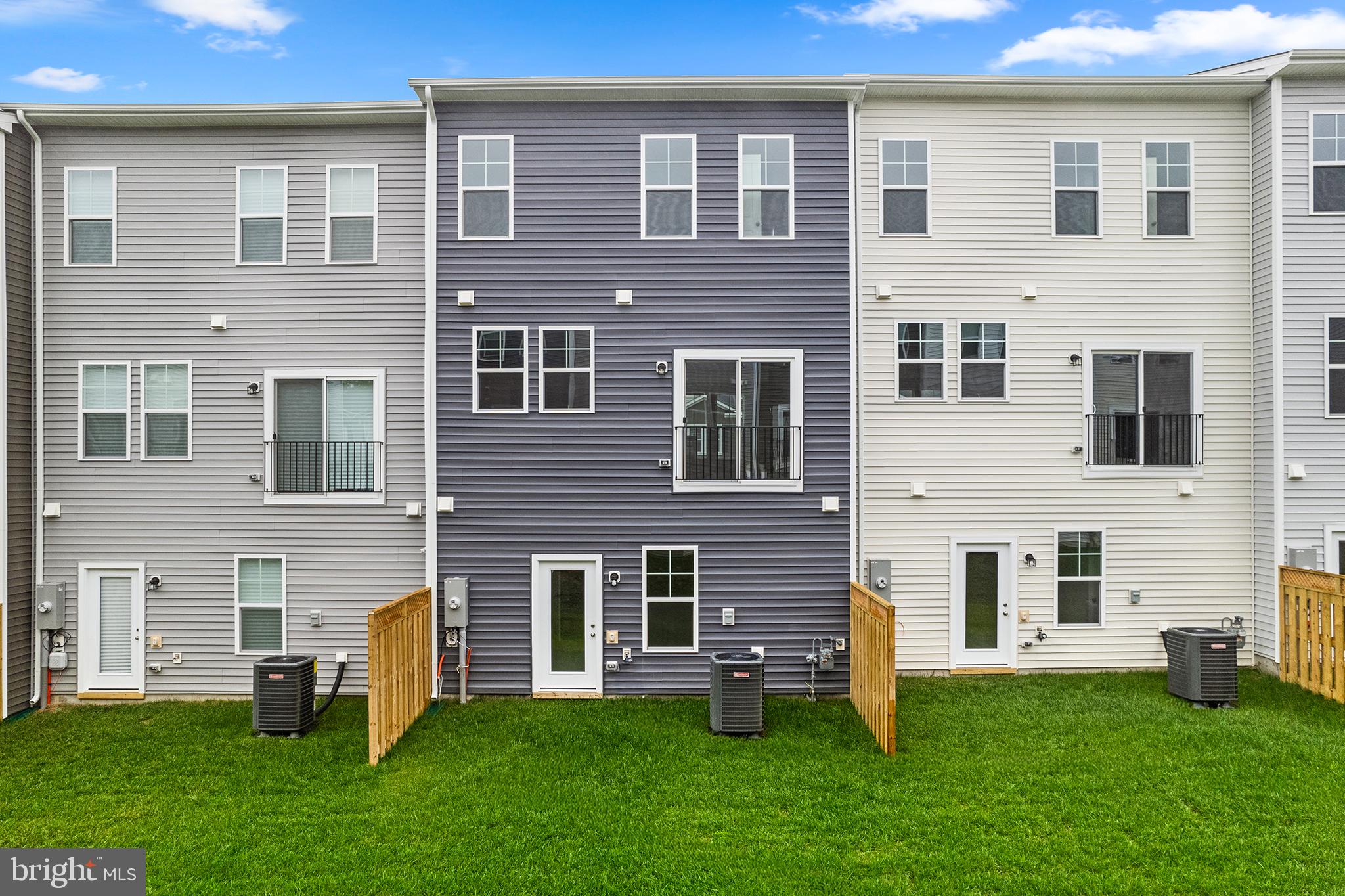 116 Leather Flower Dr