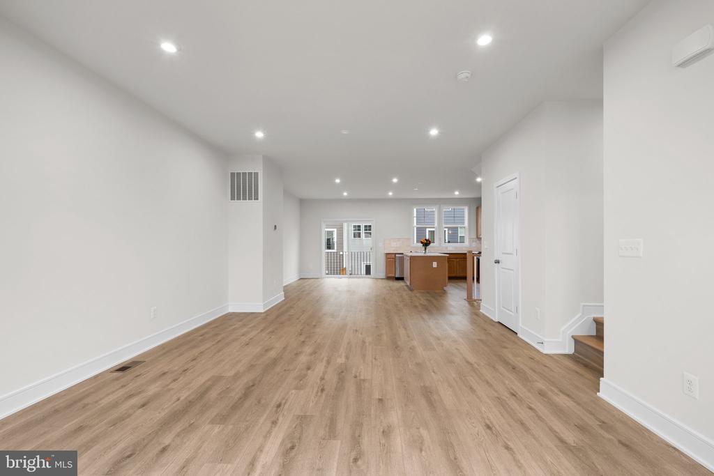116 Leather Flower Dr