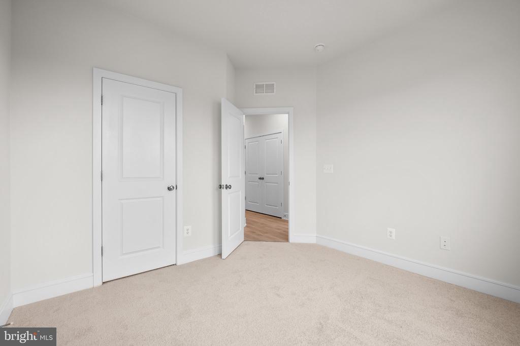 116 Leather Flower Dr