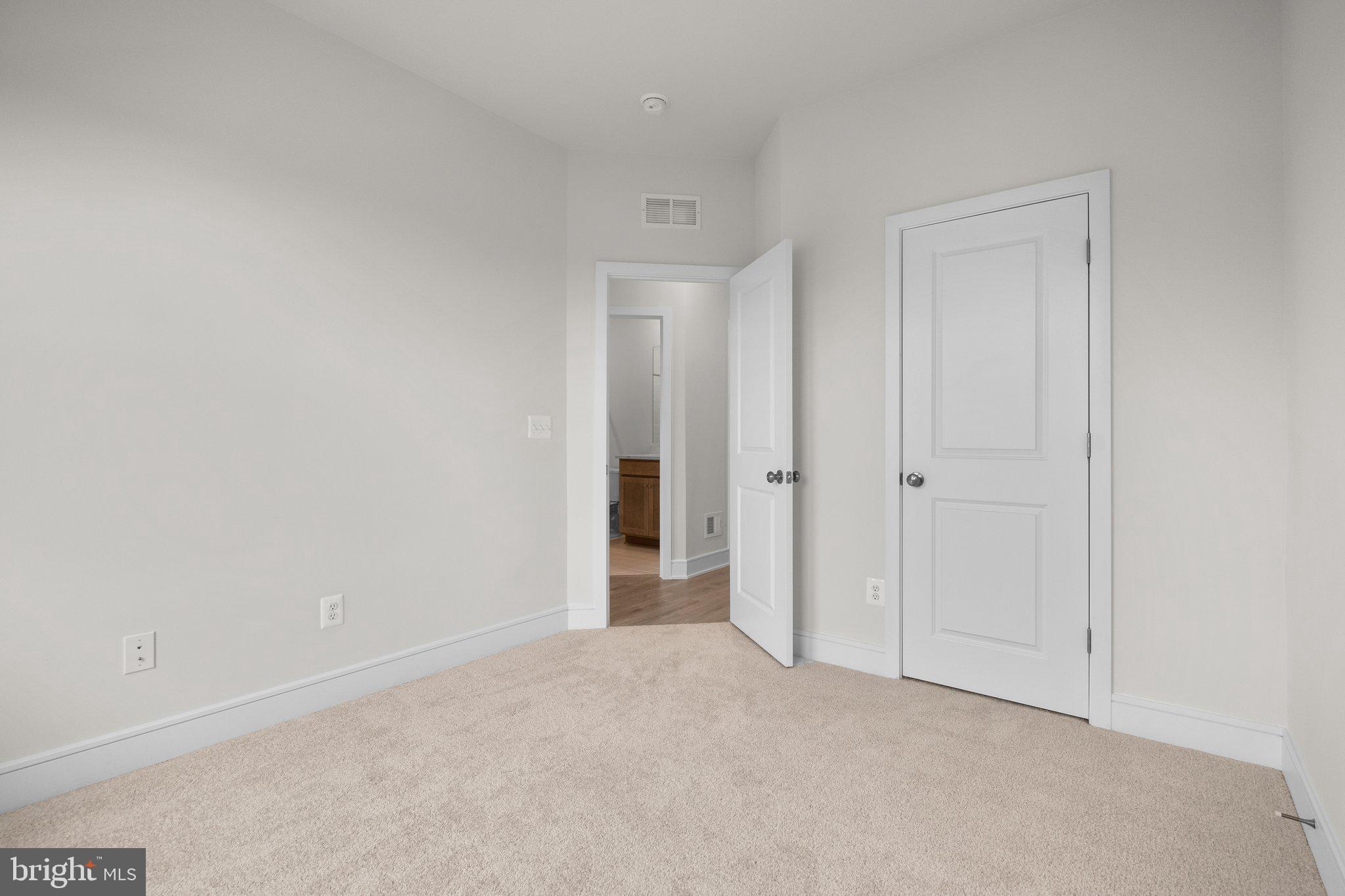 116 Leather Flower Dr