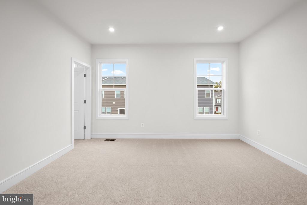 116 Leather Flower Dr