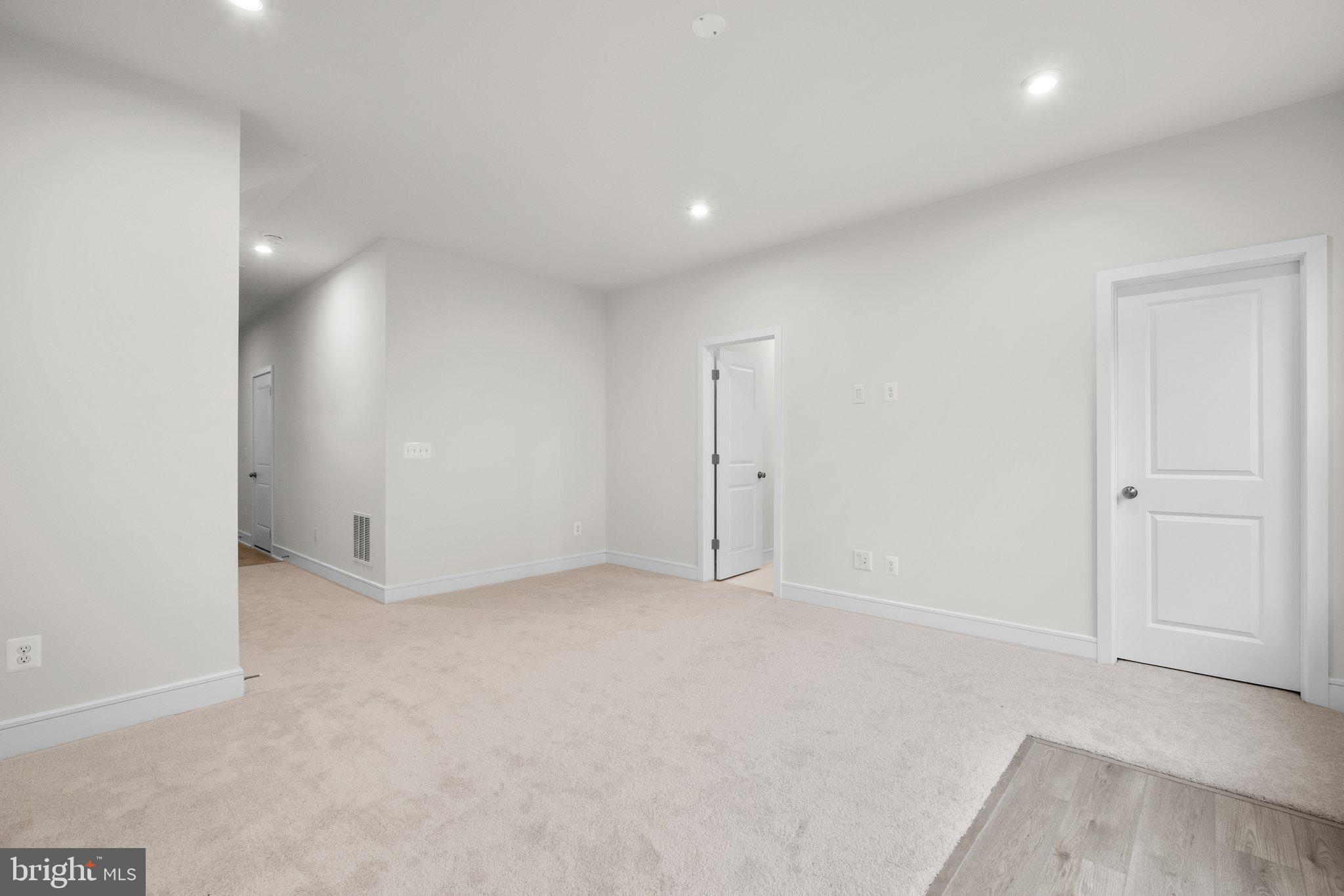 116 Leather Flower Dr