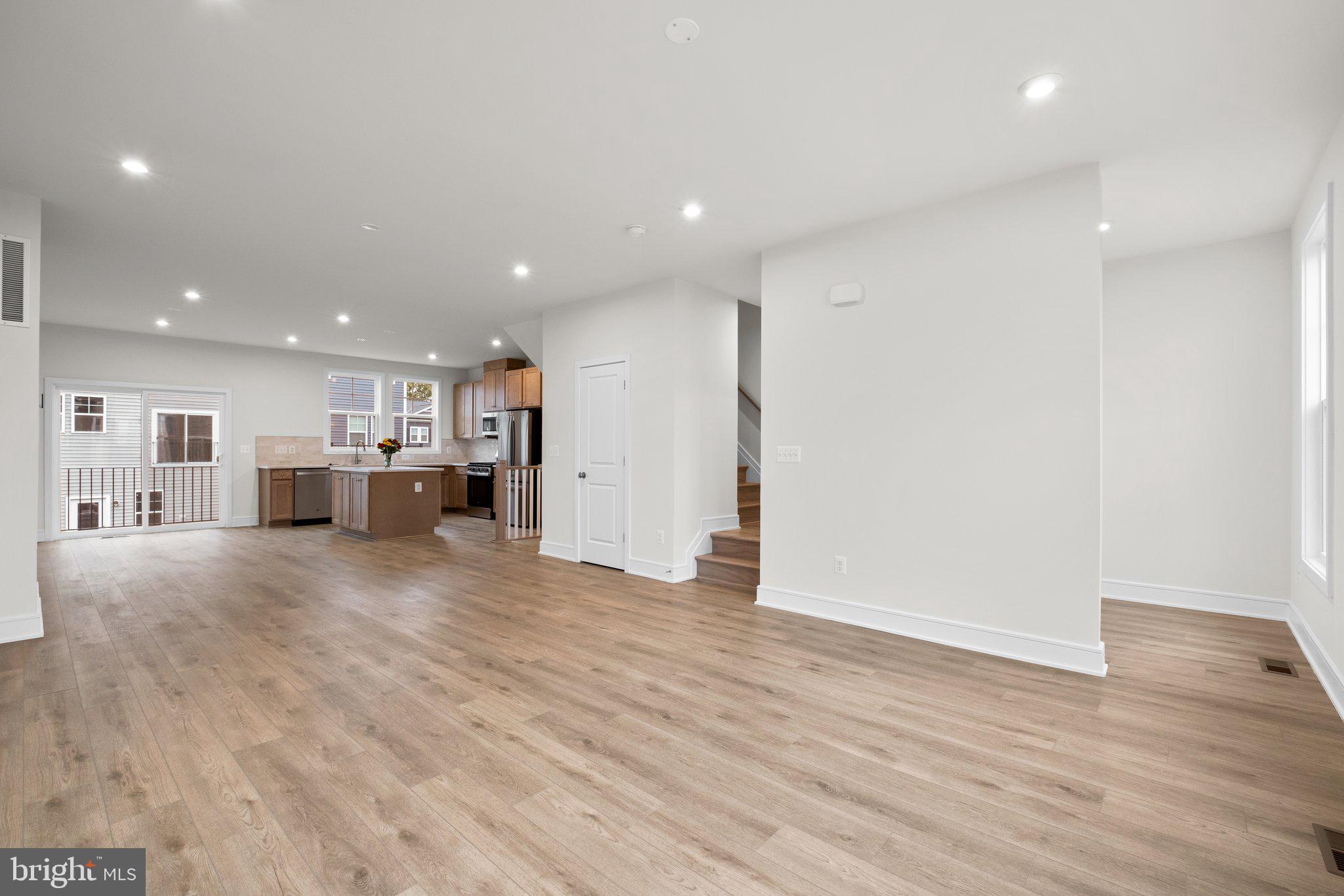 116 Leather Flower Dr