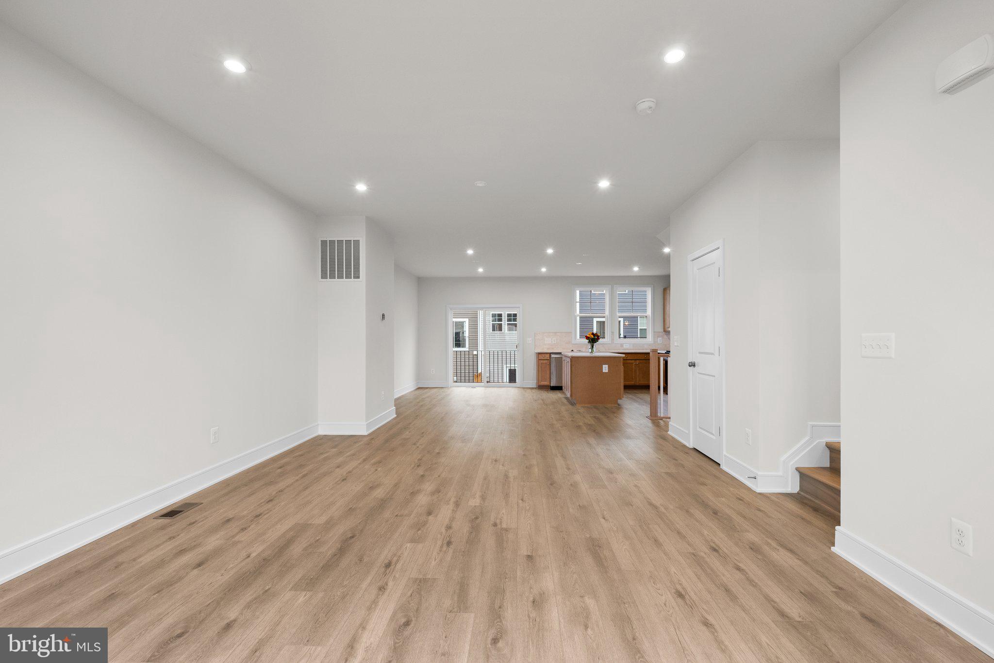 116 Leather Flower Dr