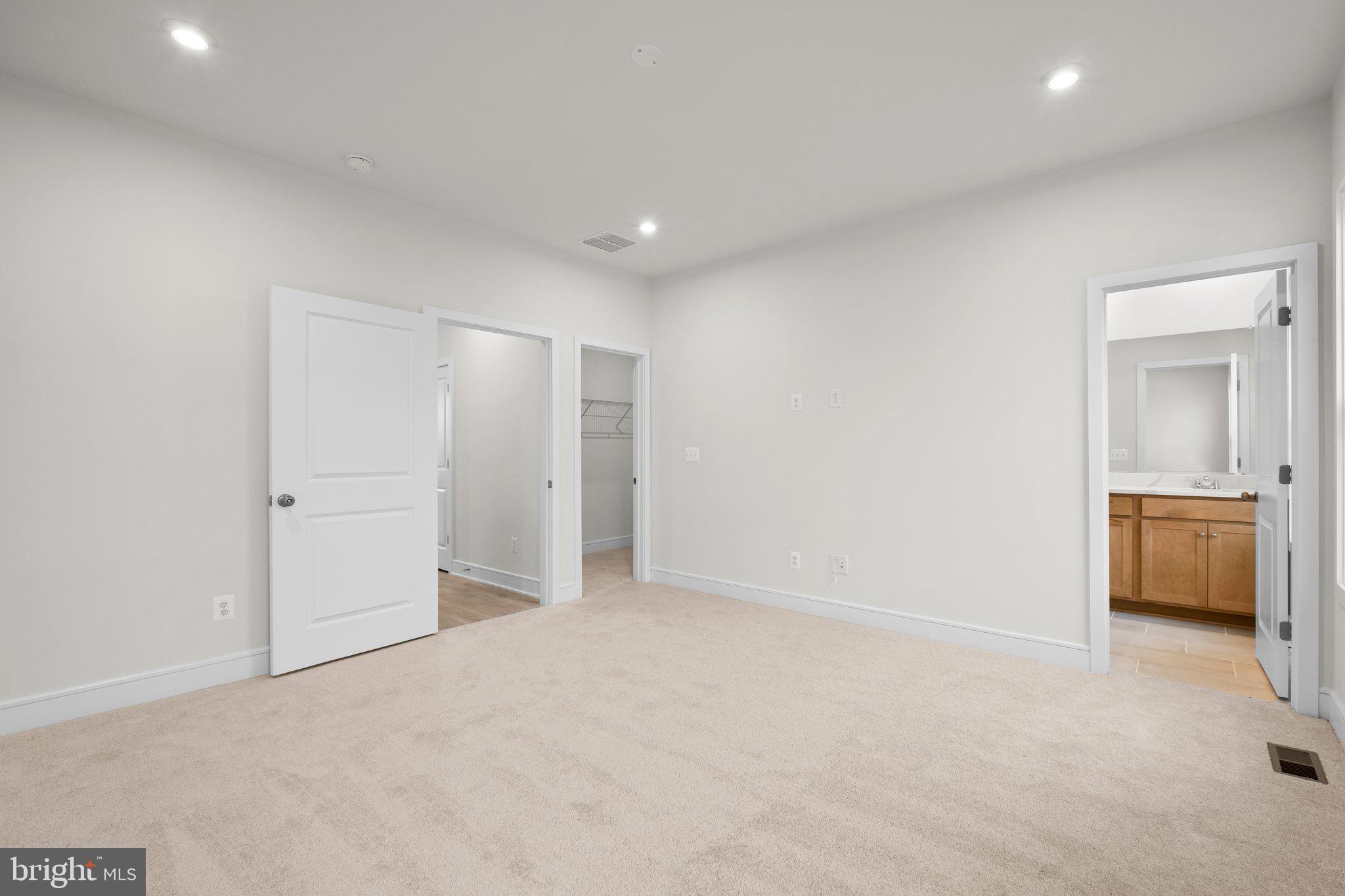 116 Leather Flower Dr