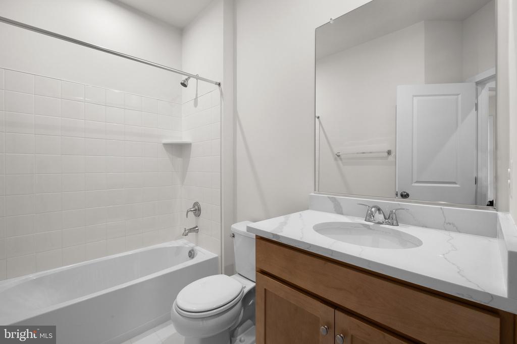 116 Leather Flower Dr