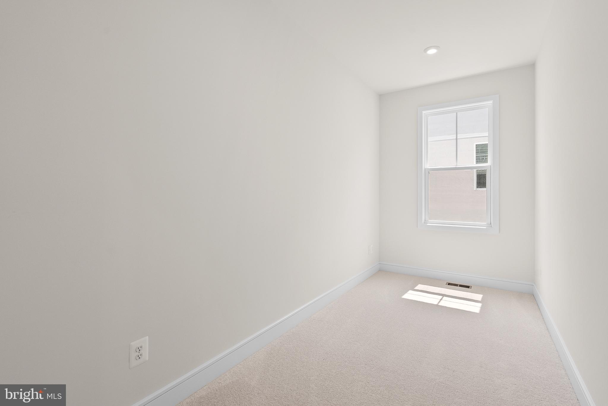 121 Leather Flower Dr