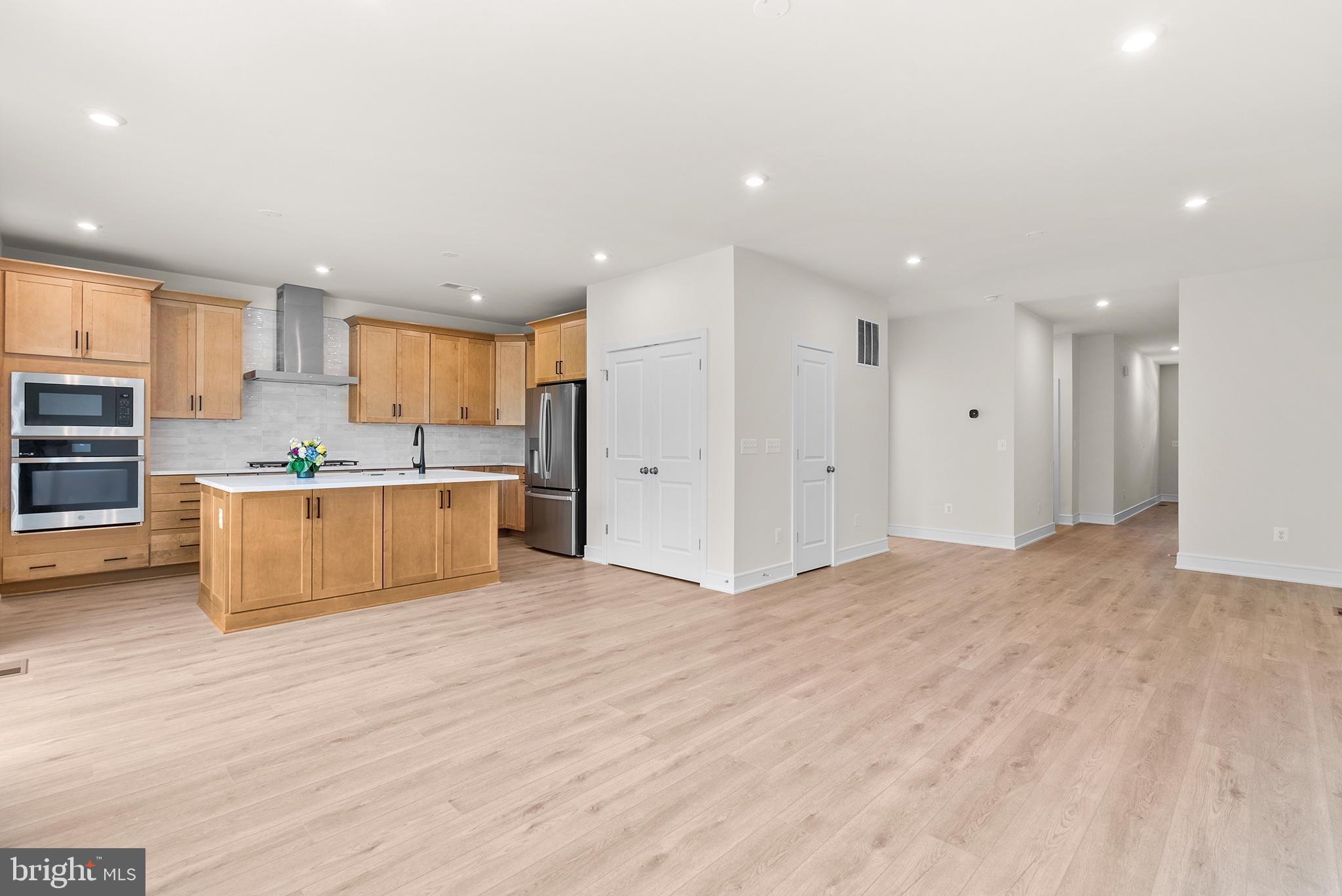 121 Leather Flower Dr