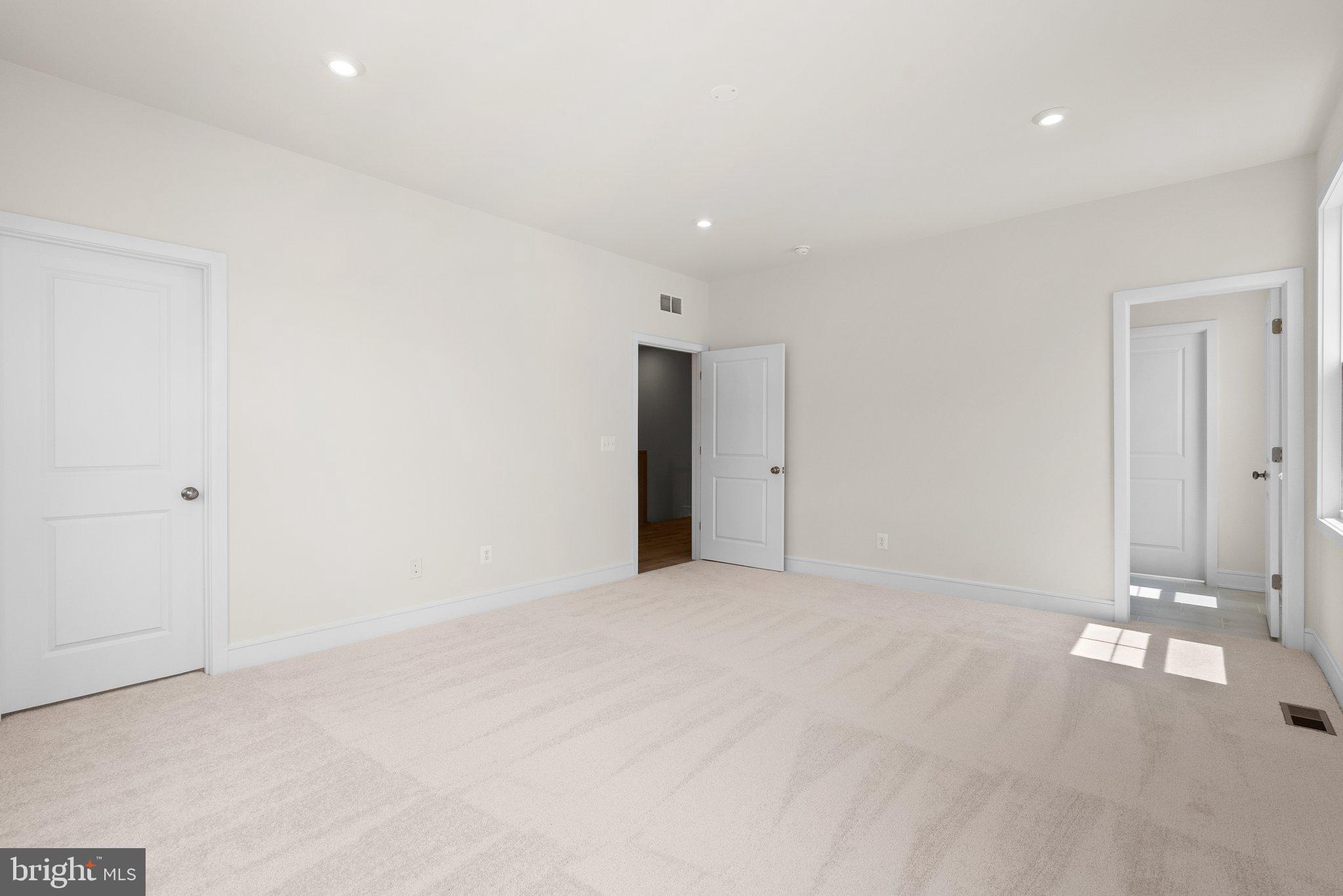 121 Leather Flower Dr