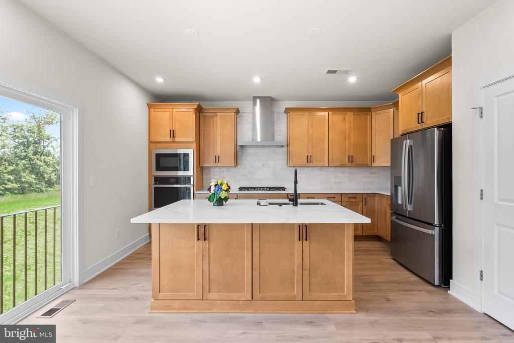 121 Leather Flower Dr